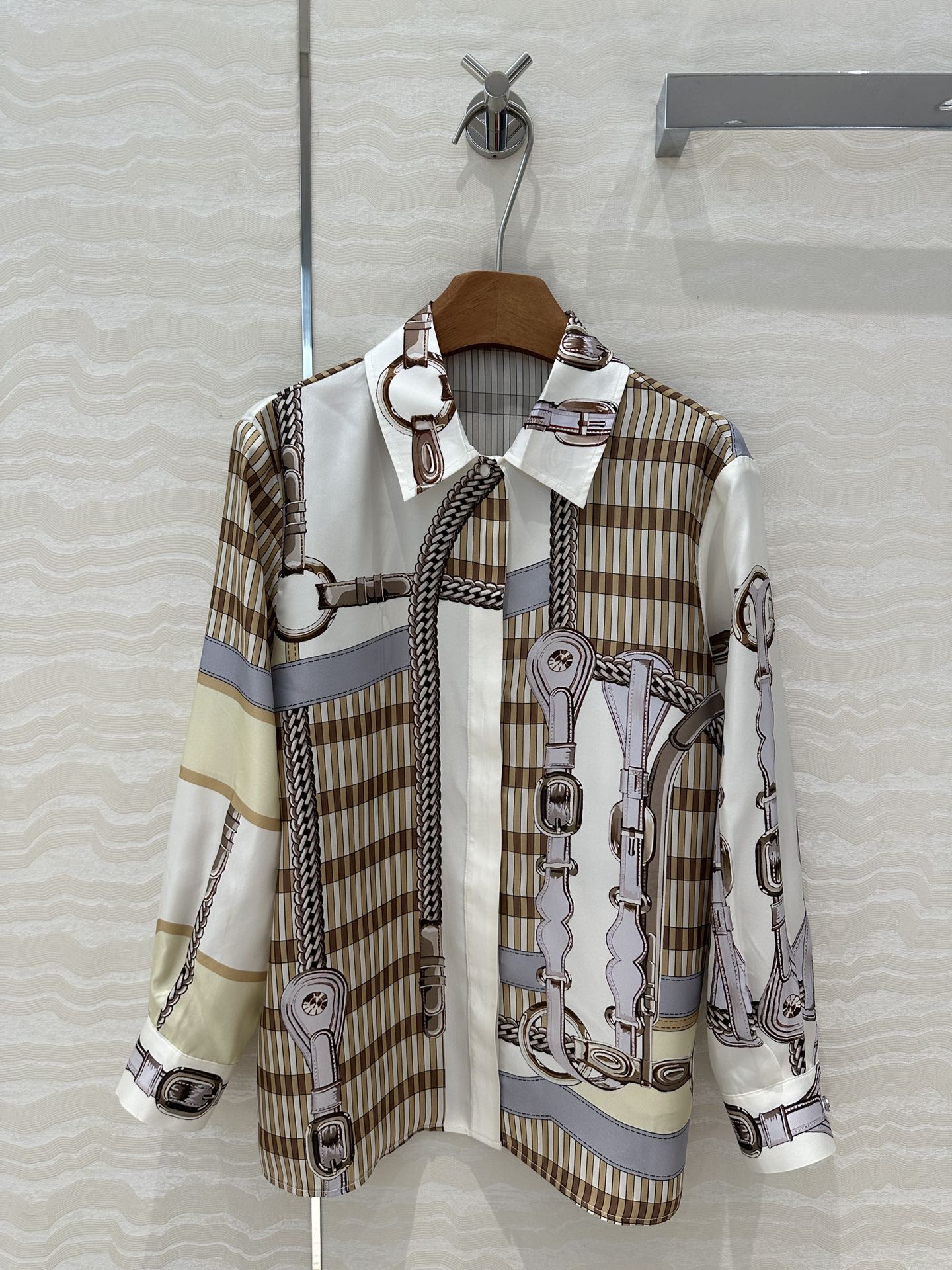 Her Silk Shirt Coaching Remix Chain Rope Print Blouse, Classic Turn-Down Collar