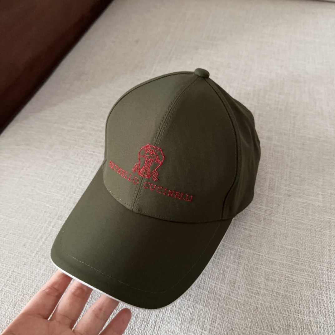 

brunello cucinelli布鲁内洛 •库奇内利  专柜新款高版本棒球帽，大牌同步，超好出货