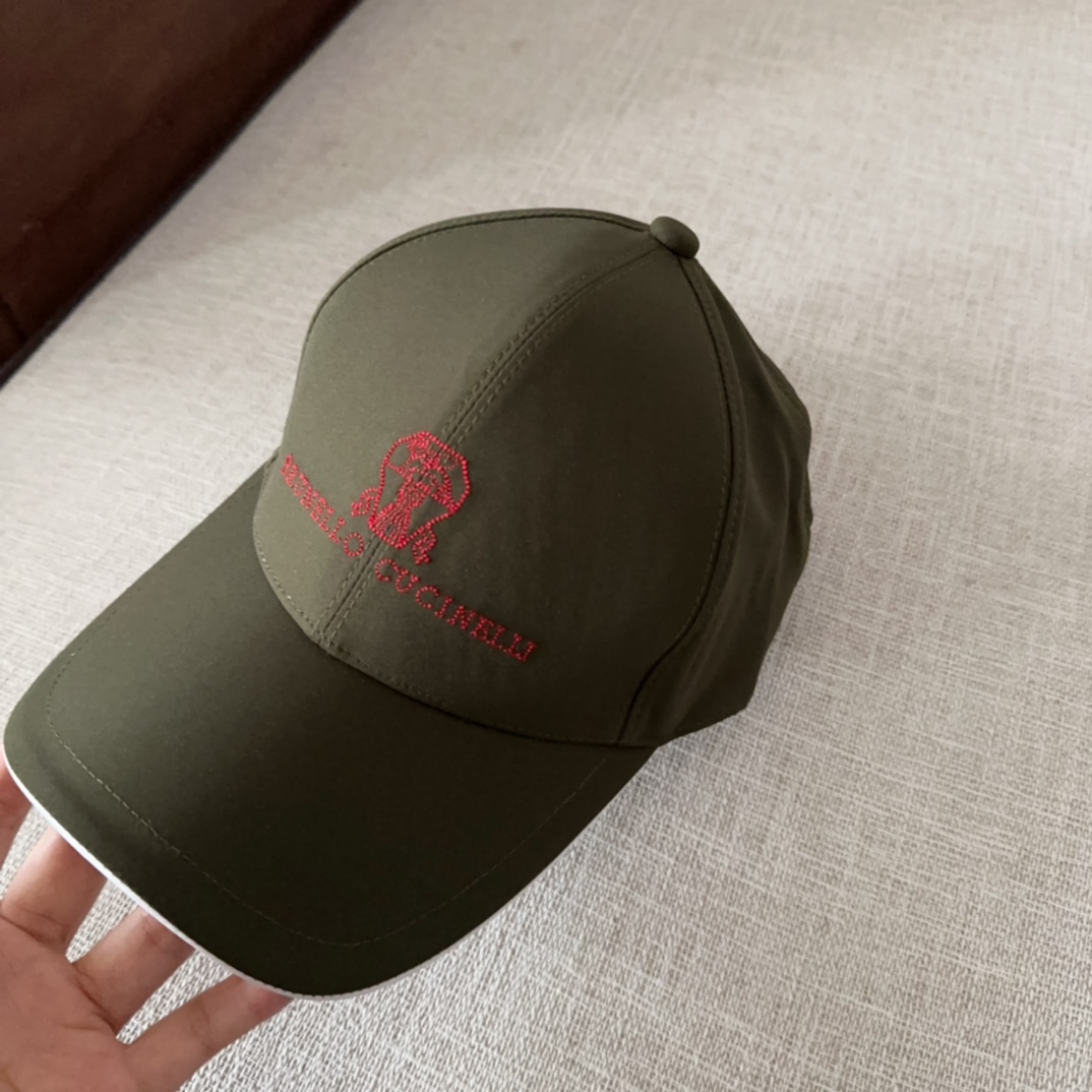 

brunello cucinelli布鲁内洛 •库奇内利  专柜新款高版本棒球帽，大牌同步，超好出货