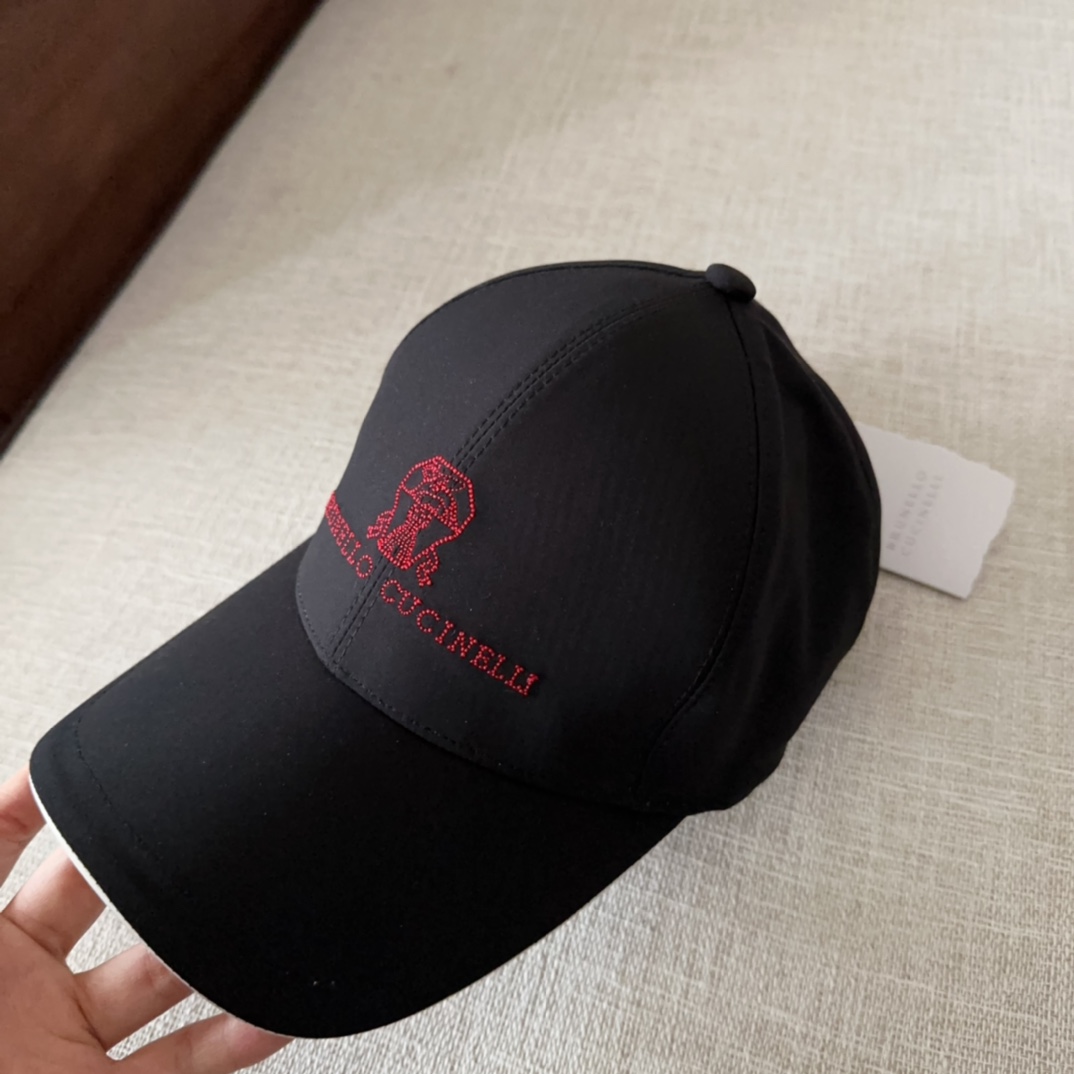 

brunello cucinelli布鲁内洛 •库奇内利  专柜新款高版本棒球帽，大牌同步，超好出货