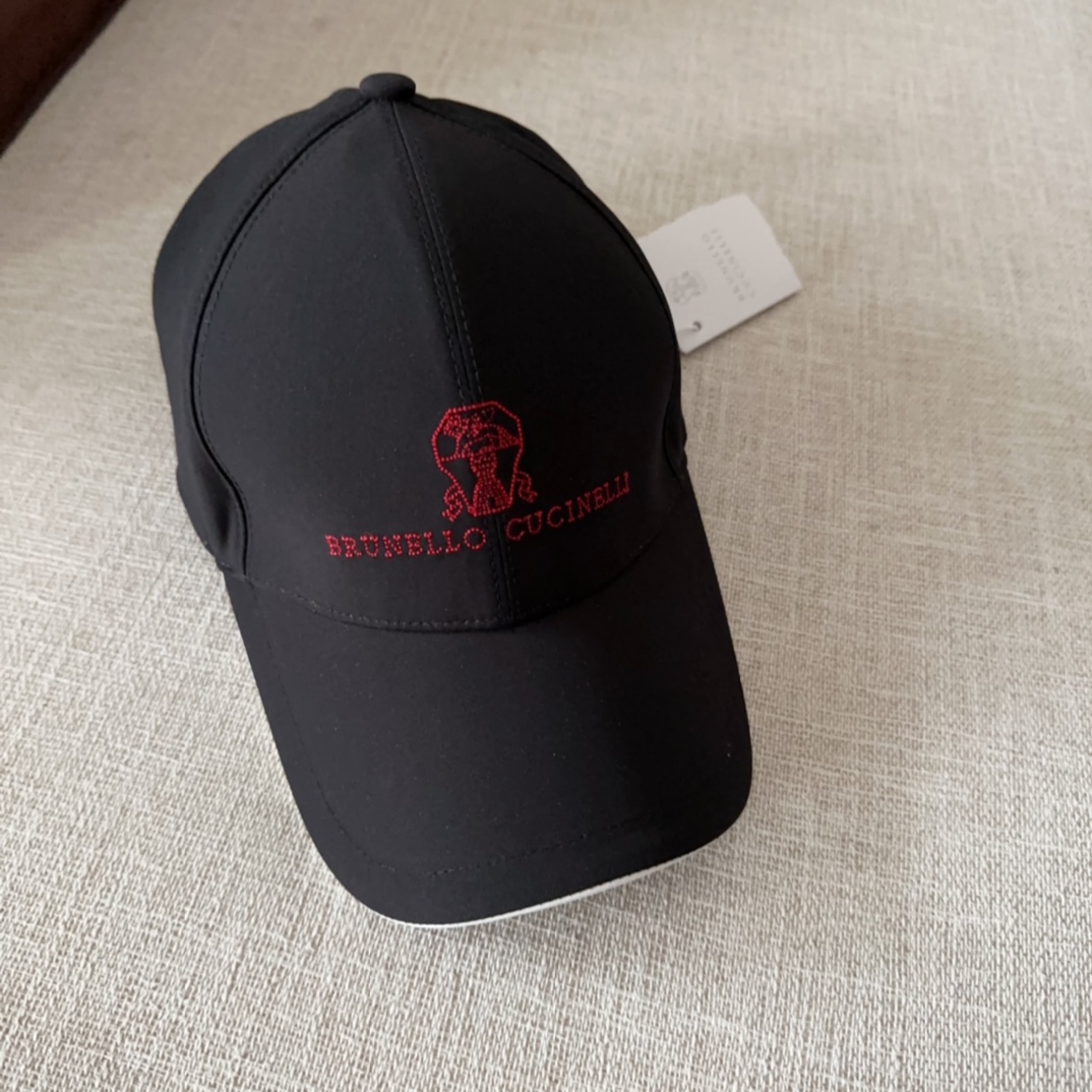

brunello cucinelli布鲁内洛 •库奇内利  专柜新款高版本棒球帽，大牌同步，超好出货
