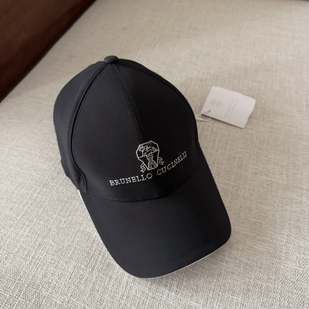

brunello cucinelli布鲁内洛 •库奇内利  专柜新款高版本棒球帽，大牌同步，超好出货