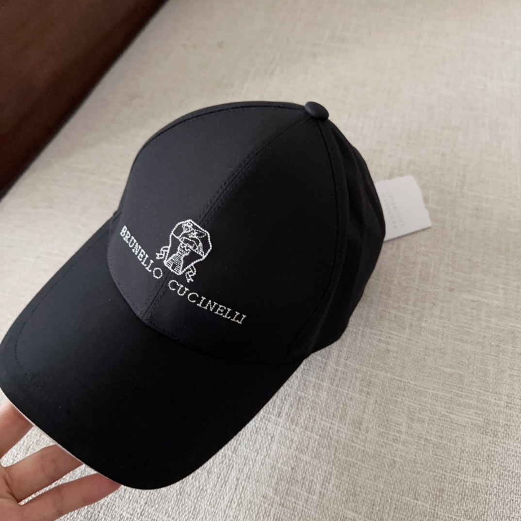 

brunello cucinelli布鲁内洛 •库奇内利  专柜新款高版本棒球帽，大牌同步，超好出货