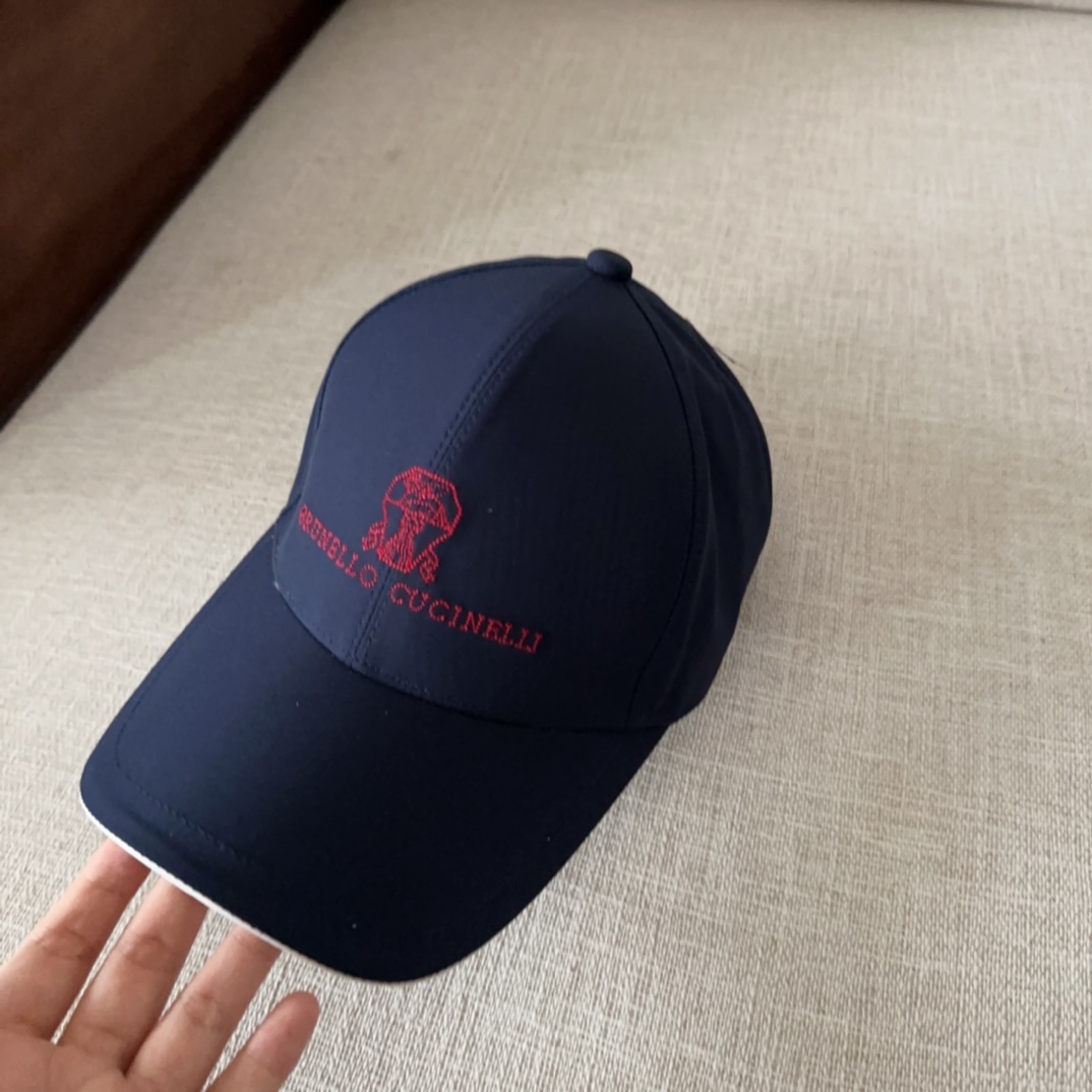 

brunello cucinelli布鲁内洛 •库奇内利  专柜新款高版本棒球帽，大牌同步，超好出货
