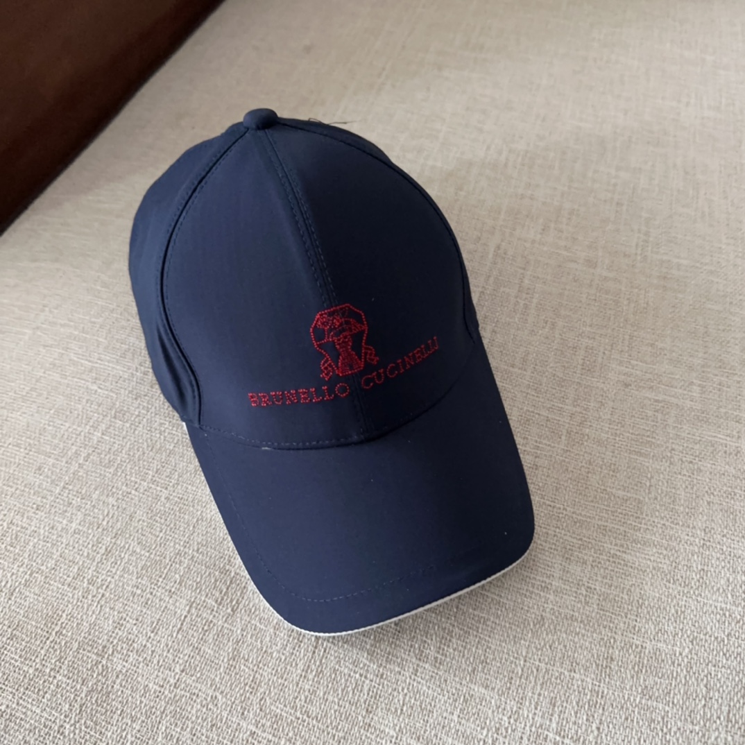 

brunello cucinelli布鲁内洛 •库奇内利  专柜新款高版本棒球帽，大牌同步，超好出货