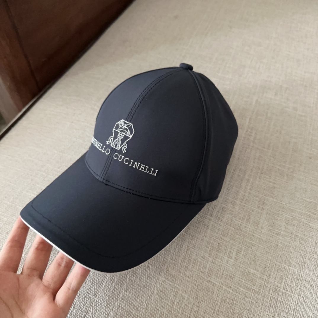 

brunello cucinelli布鲁内洛 •库奇内利  专柜新款高版本棒球帽，大牌同步，超好出货