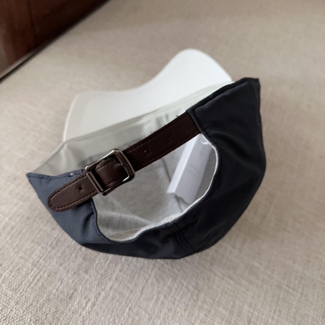 

brunello cucinelli布鲁内洛 •库奇内利  专柜新款高版本棒球帽，大牌同步，超好出货