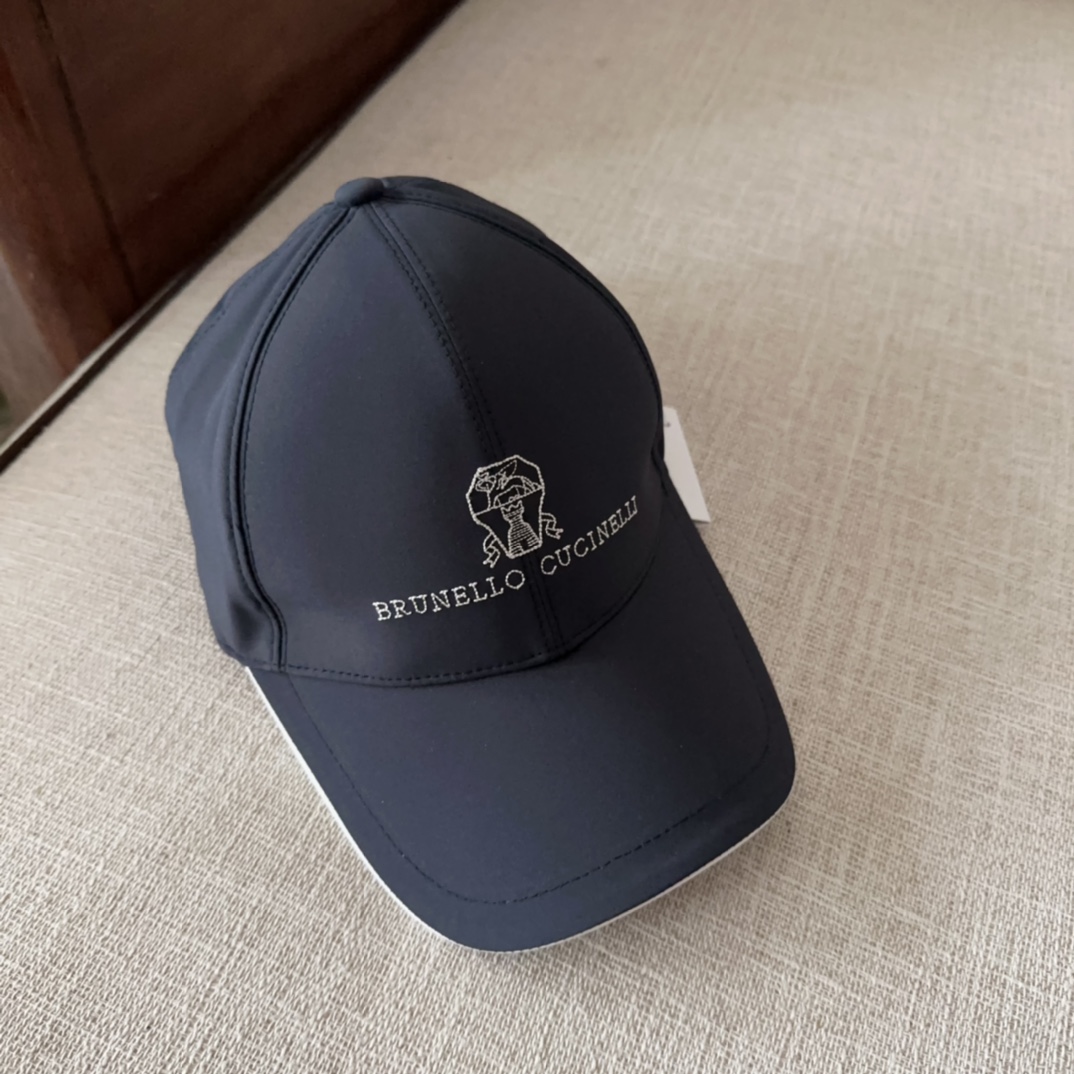 

brunello cucinelli布鲁内洛 •库奇内利  专柜新款高版本棒球帽，大牌同步，超好出货
