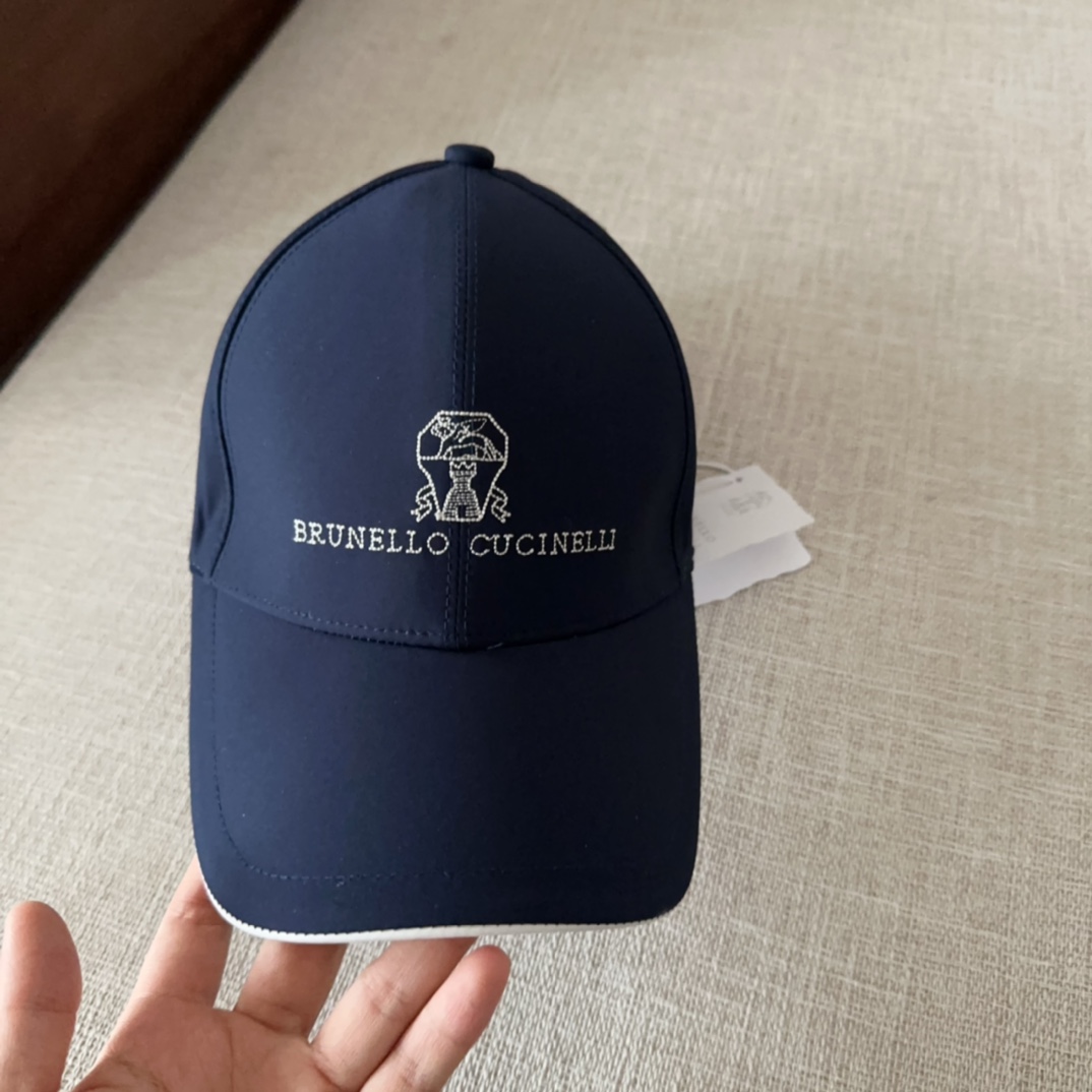 

brunello cucinelli布鲁内洛 •库奇内利  专柜新款高版本棒球帽，大牌同步，超好出货