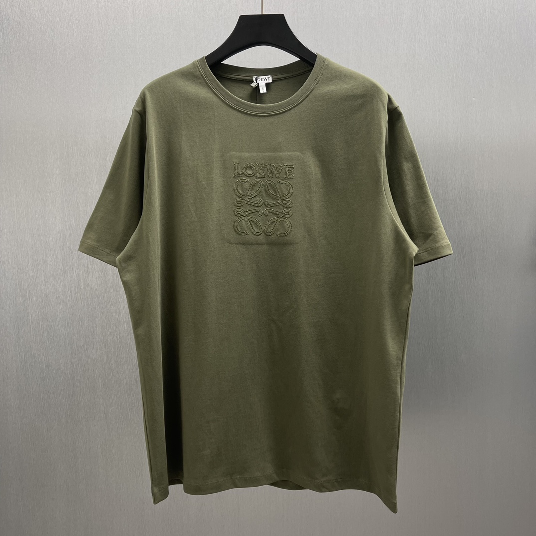 🅿️125 🧧LOE*E Camiseta clásica de corte láser y bordado verde oliva Talla: S-XL Camiseta de algodón ligero con aplique…
