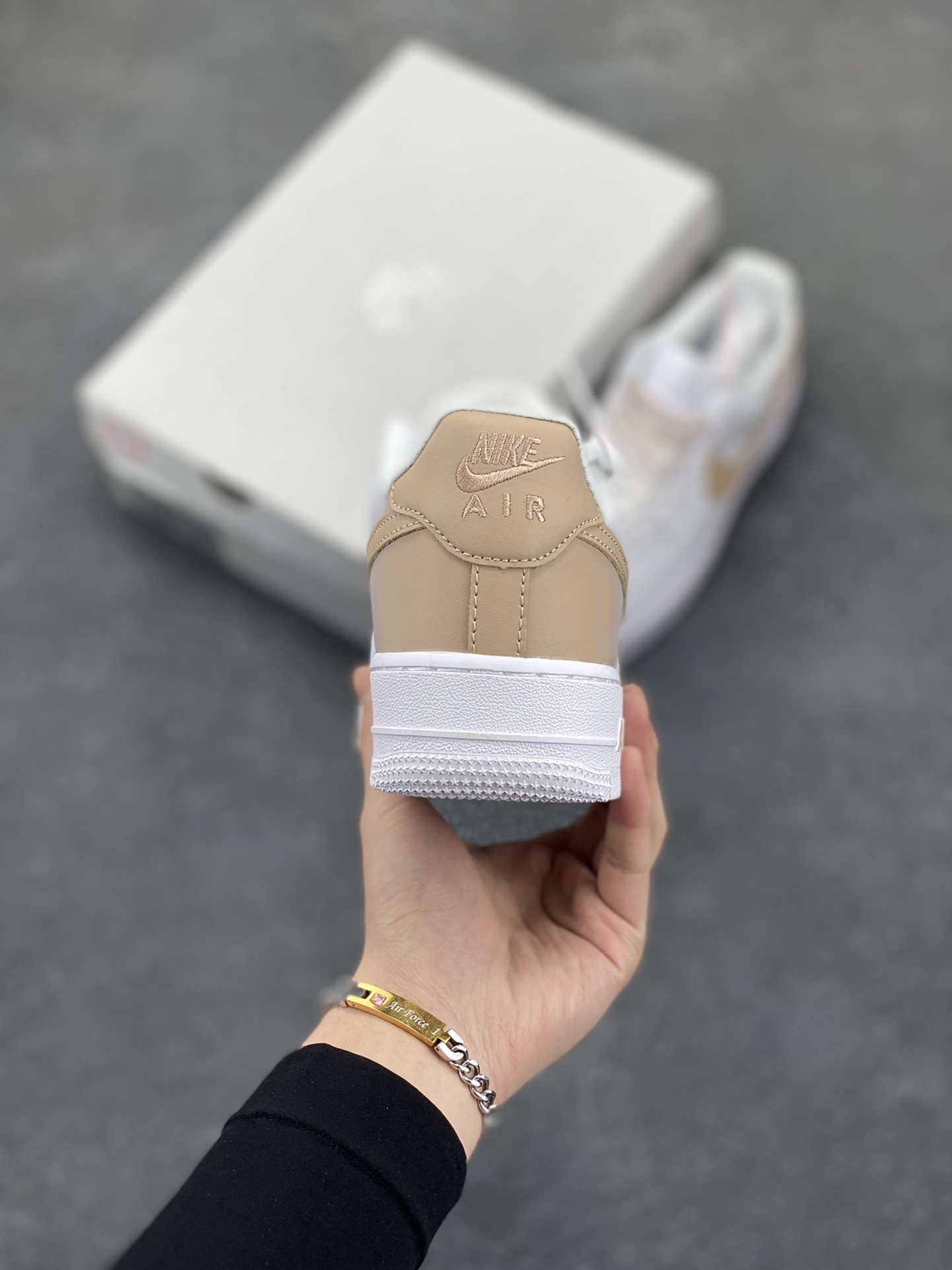 图片[4]-Nike Air Force 1 Low’07 渐变黄勾 空军一号低帮休闲板鞋 定制皮料 定制鞋盒 原楦原纸板 纯正空军版型 内置全掌气垫 货号：FN0366-104 尺码：36 36.5 37.5 38 38.5 39 40 40.5 41 42 42.5 43 44 44.5 45-选品中心