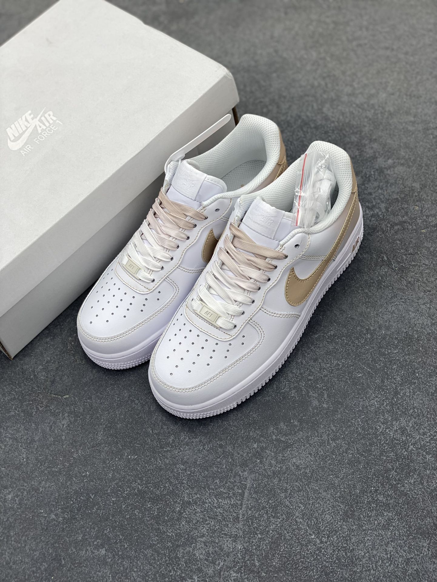 图片[8]-Nike Air Force 1 Low’07 渐变黄勾 空军一号低帮休闲板鞋 定制皮料 定制鞋盒 原楦原纸板 纯正空军版型 内置全掌气垫 货号：FN0366-104 尺码：36 36.5 37.5 38 38.5 39 40 40.5 41 42 42.5 43 44 44.5 45-选品中心