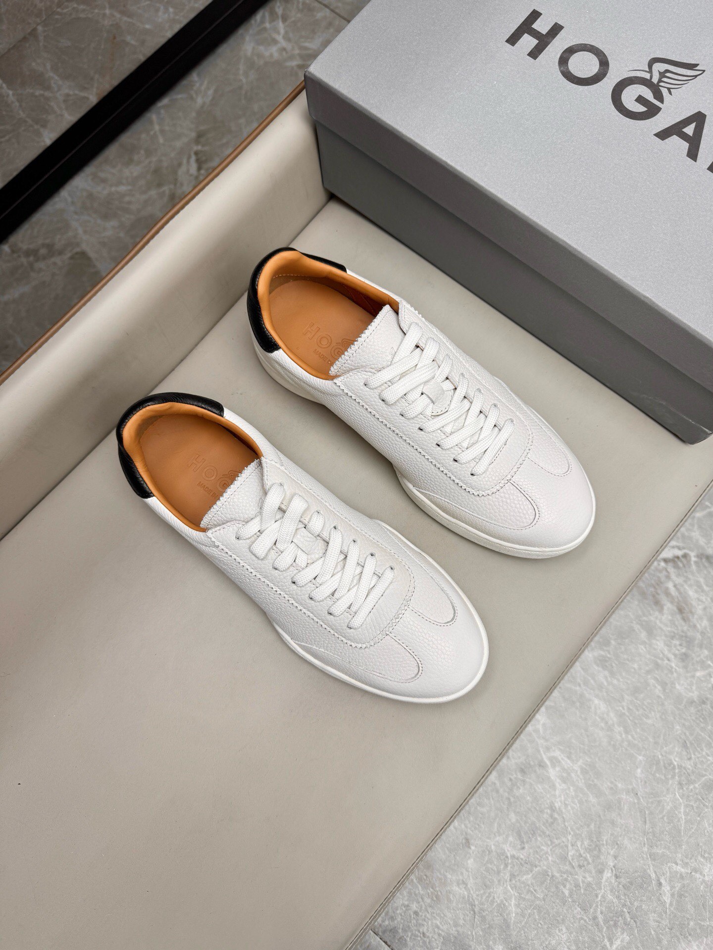 NO:221661,Brand HOGAN Color original color matching Number 39-44 Custom made 38.45 Price Material Hogan original single version top purchasing agent men's latest counter is available simultaneously, imported Italian original brand ▲▲ Calfskin·Brand Totem Breathable Cloth ▲▲ (highlights, nobles, grades) Exquisite workmanship sole original special supply original sole, exclusive double-layer activity · TPU rubber·molded sole; super · Comfortable · Wear-resistant · Anti-slip · Hogan, cowhide19860909品牌HOGAN 颜色原版配色 码数39-44定做38.45 价格 材质霍根原单版本顶级代购男士最新专柜同步发售,意大利进口原版品牌▲▲小牛皮·品牌图腾透气布匹▲▲（凸显高端·贵气·档次）做工考究鞋底原厂特供原版底,独家双层活动·TPU橡胶·成型大底;超级·舒适·耐磨·防滑·,霍根,hogan,cowhide,Men's shoes