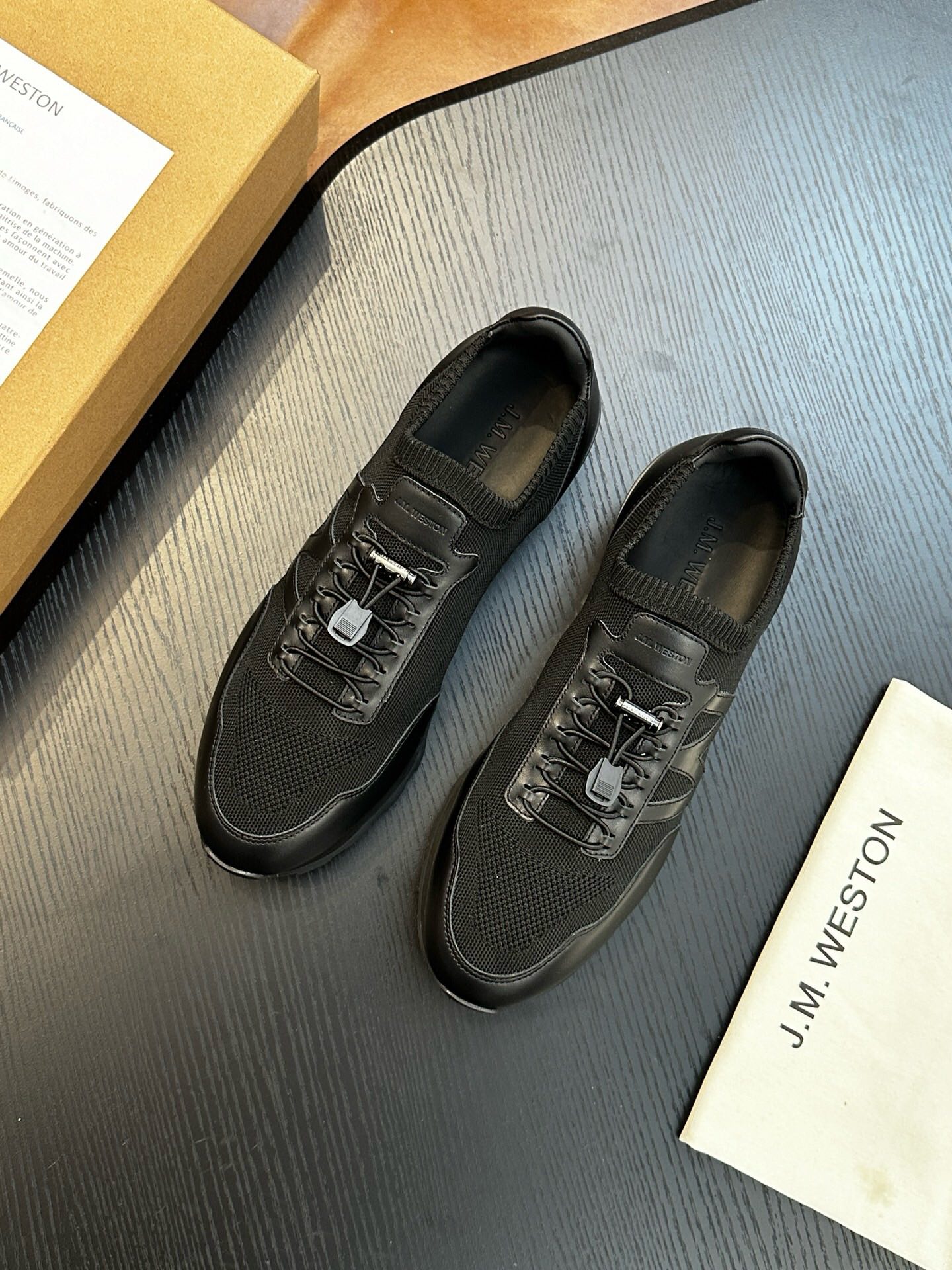 NO:222095,J.M.WESTON classic jogging shoes, men's lace-up casual shoes and sneakers, imported original canvas/reverse velvet, cowhide inner, cowhide inner makes the shoes fashionable and comfortable to wear. Size 39-44, J.M casual shoes, sneakers, cowhide19860909J.M.WESTON经典款慢跑鞋,男士系带休闲鞋运动鞋,进口原版帆布/反绒,牛皮内里,牛皮内里让鞋子穿在脚上时尚又舒适.码数39-44,J.M休闲鞋,sneakers,cowhide,Men's shoes