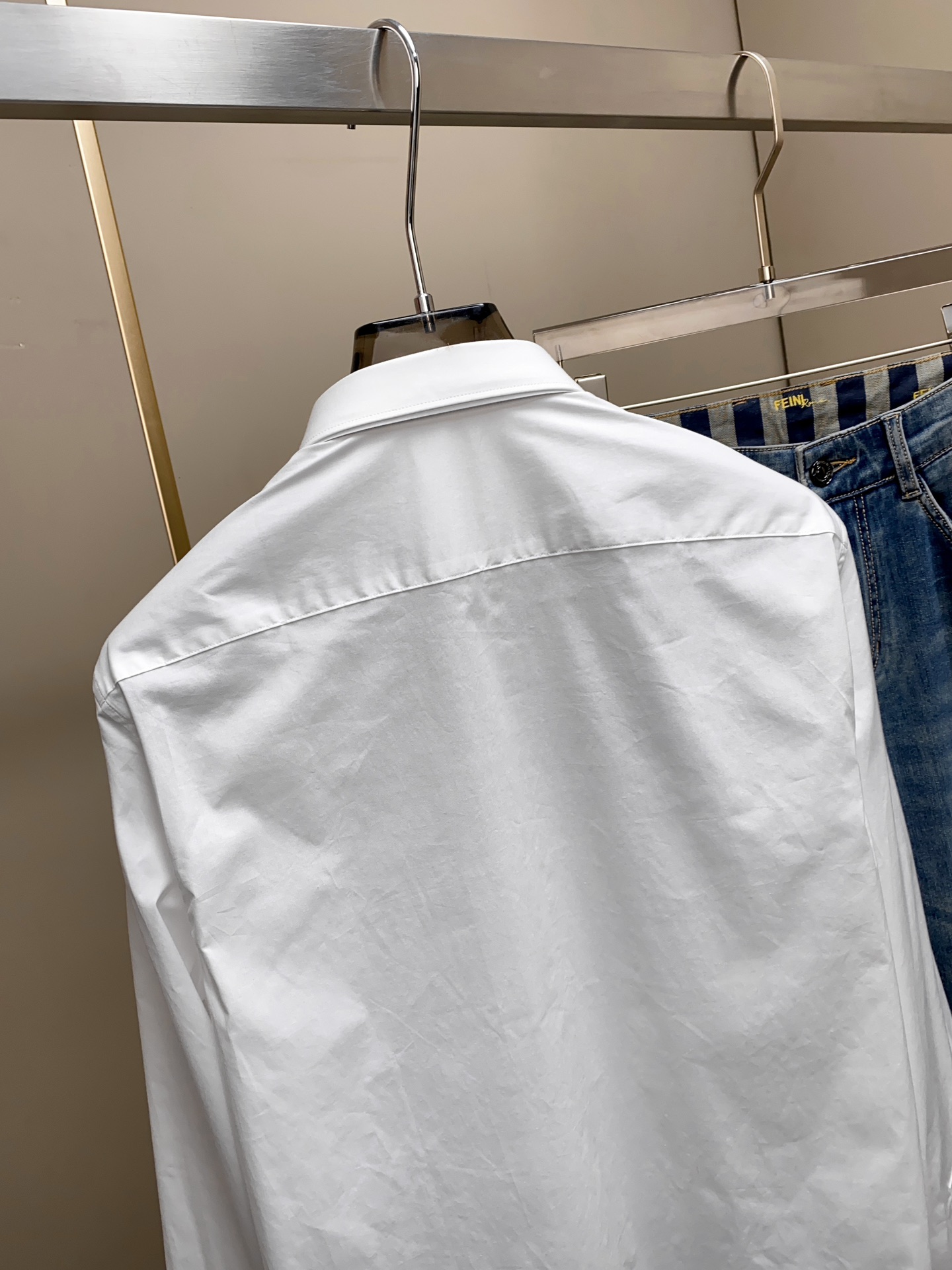 𝙢𝙖𝙨𝙩𝙚𝙢𝙞𝙣𝙙 已经不单单是暗黑的专属……更是高端、奢侈的代表！！这是一款鲁泰120支纯棉质地的男女