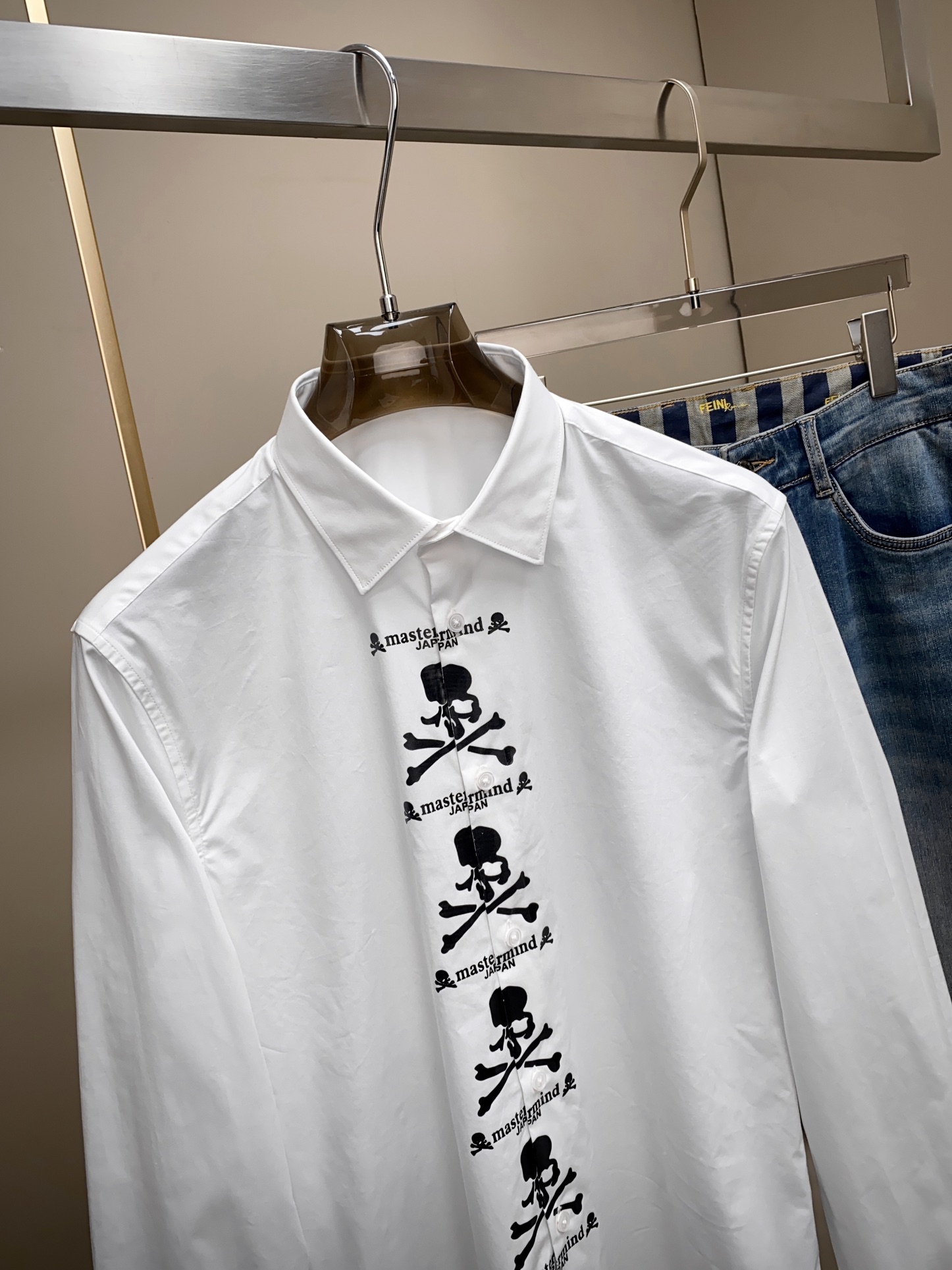 𝙢𝙖𝙨𝙩𝙚𝙢𝙞𝙣𝙙 已经不单单是暗黑的专属……更是高端、奢侈的代表！！这是一款鲁泰120支纯棉质地的男女