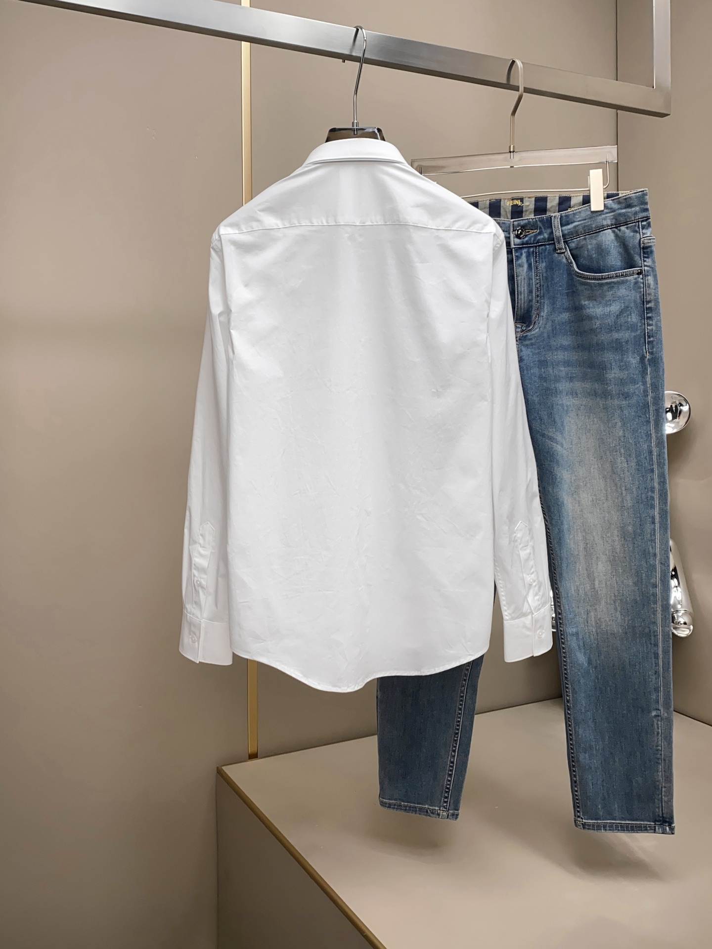 𝙢𝙖𝙨𝙩𝙚𝙢𝙞𝙣𝙙 已经不单单是暗黑的专属……更是高端、奢侈的代表！！这是一款鲁泰120支纯棉质地的男女