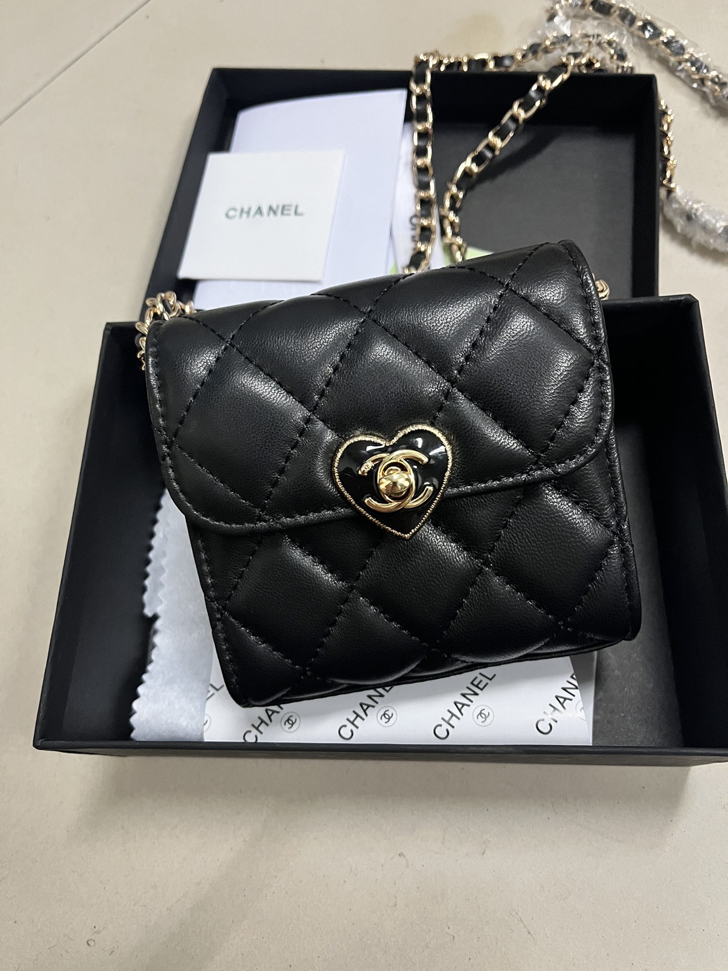 Chanel香奈儿小包 羊皮製 高品質 金扣モデル