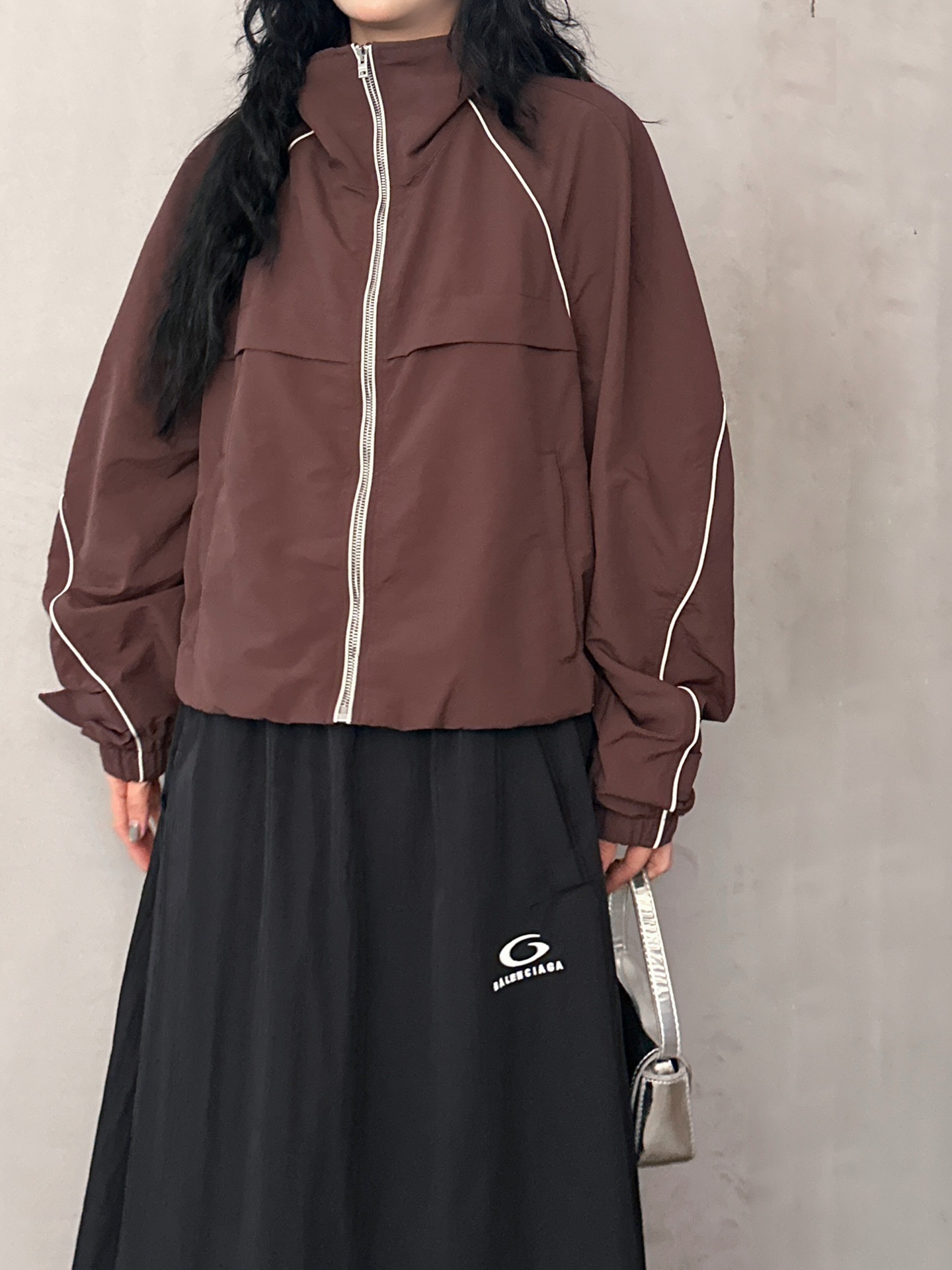  🆕ACNE｜新款立领休闲夹克，面料：100%锦纶。简约时尚，前短后长，   尺码SML