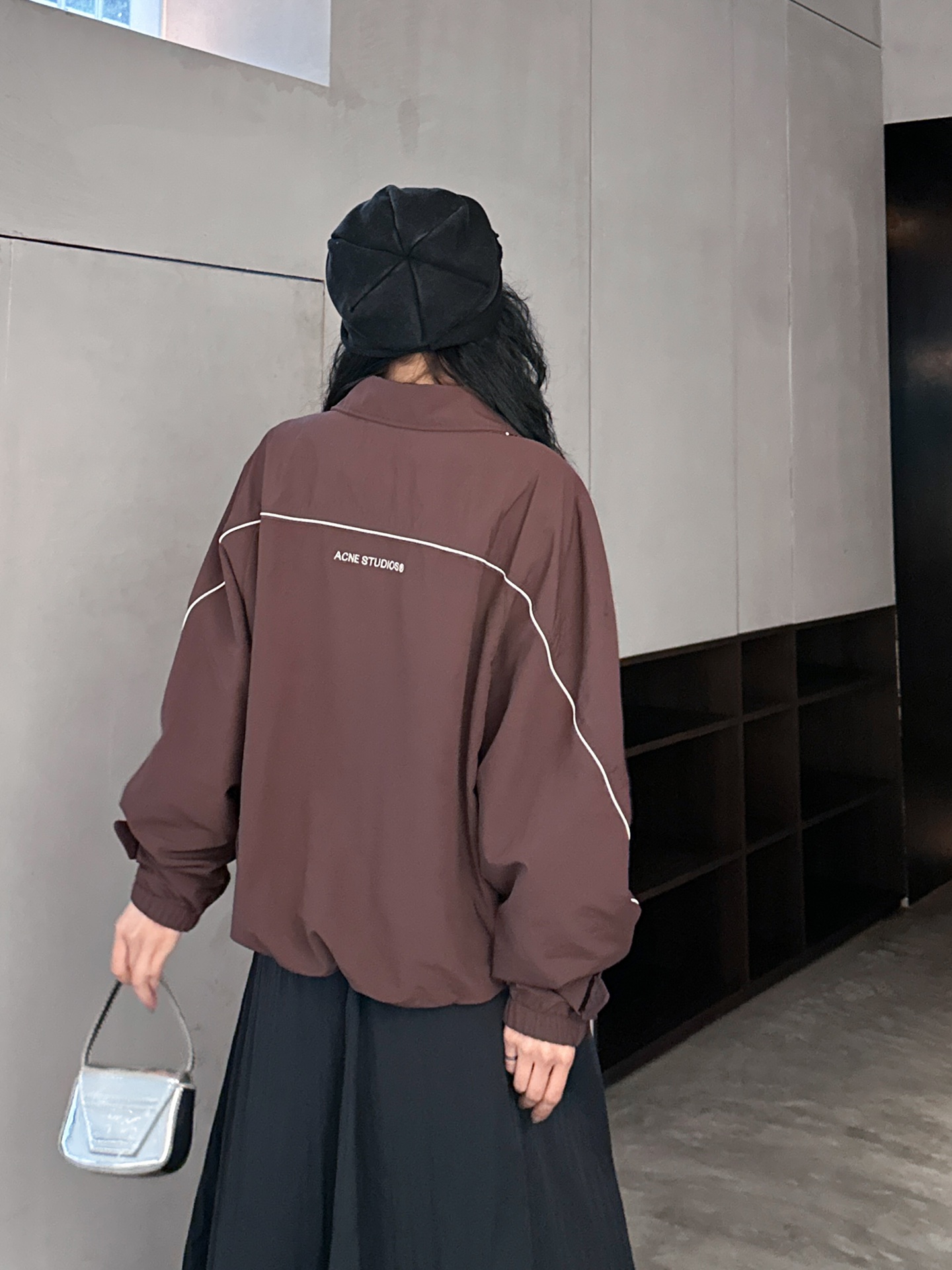  🆕ACNE｜新款立领休闲夹克，面料：100%锦纶。简约时尚，前短后长，   尺码SML
