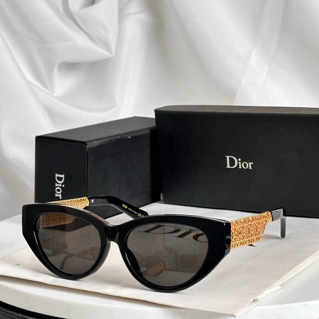  ‼️到货 新款 到货 DIO*  官网
MODEL：DioRésille B1L
SIZE：56-17