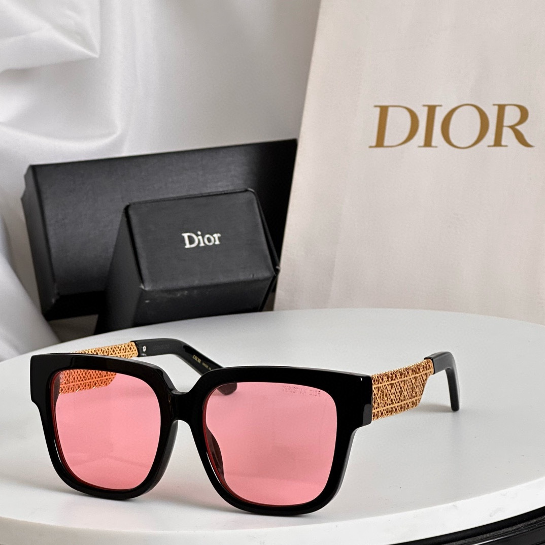  ‼️新款 到货 DIO*  官网
MODEL：DioRésille S1F
SIZE：55-17-14