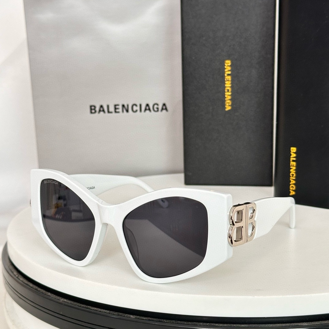 ‼️BALENCIAG*巴黎*世家🎉🎉🎉MODEL：BB0287S🎉🎉🎉SIZE53口19-135🎉🎉