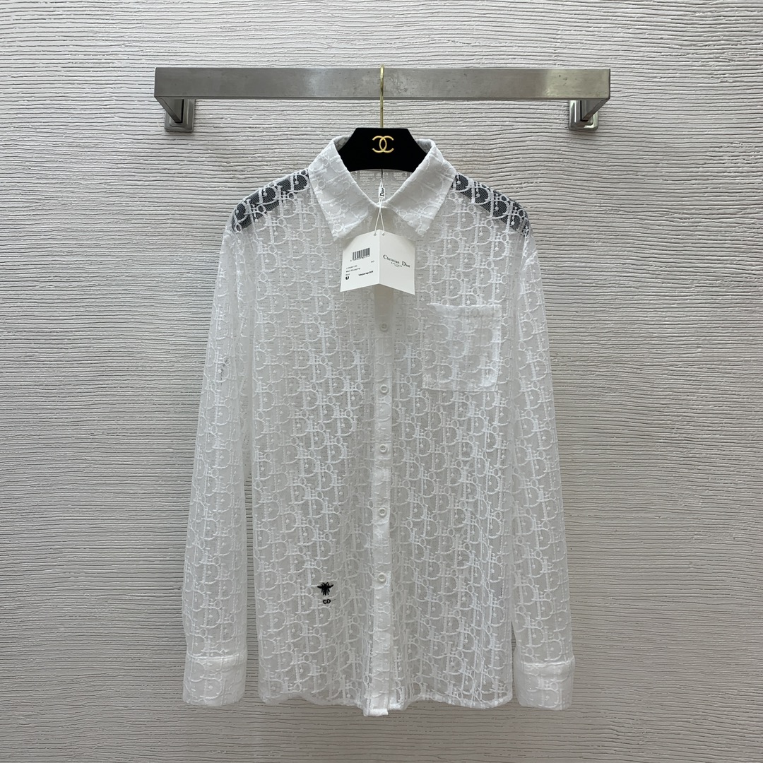 NO:325597,Model number D25031176 Dio* newest D home classic little bee CD letter embroidered perspective mesh yarn yarn sexy fashionable loose buckle lapel long sleeve shirt!  White, black, (L size shoulder width 46, bust 108, sleeve length 59, clothing length 72) hair, dior, dior, alexander wang19860909款号D25031176 Dio*新款 D家经典小蜜蜂CD字母刺绣透视网纱蕾提花性感时尚宽松系扣翻领长袖衬衣！白色、黑色 、（L码肩宽46,胸围108,袖长59,衣长72）发,,dior,dior,alexander wang,Women's clothing