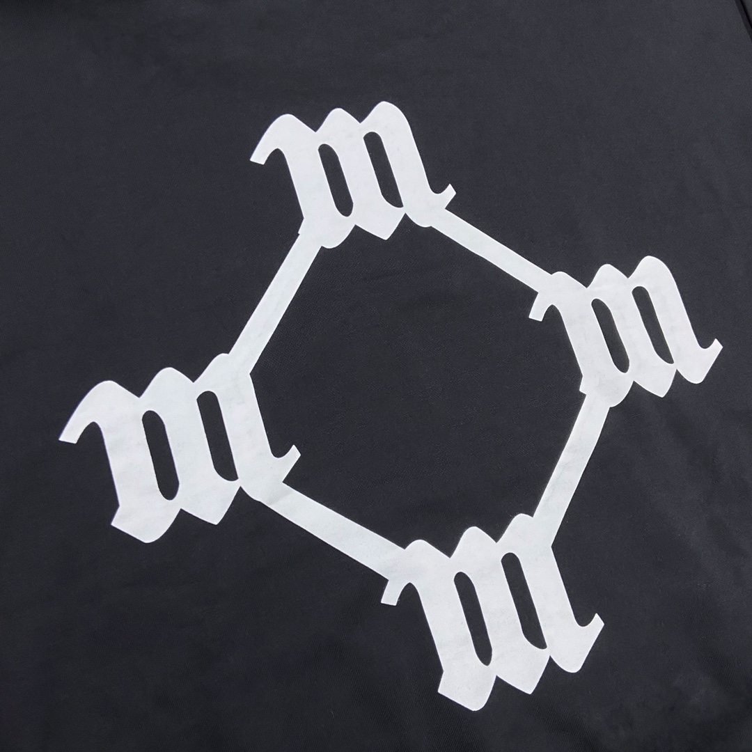 Kanye Yeezy Collaborates with Gosha: Black & White Velvet Collection with HD-01 Stamp - 图片 7