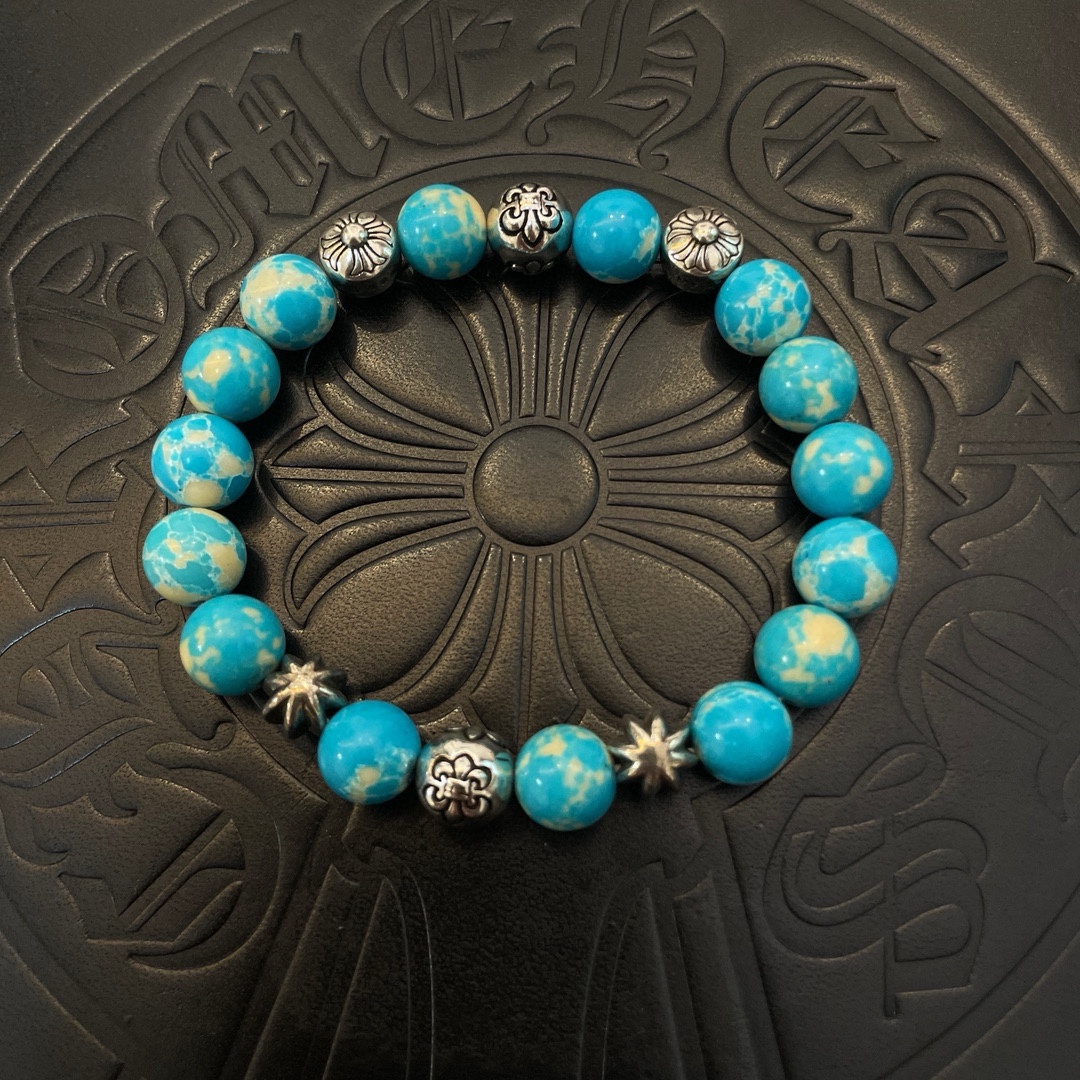 NO:113901,New [Counter Quality] Chrome Hearts Croxin Classic retro multi-element blue turquoise bracelet bracelet with different concave and convex shapes presents unique styles Cross Scout flowers are Croxin's ambitions, so they last longer. Genuine version of Chrome Hearts Croxin, different from the market ordinary light version, benchmark the quality of the version, look at the details of the letter printing, the degree of retro old gray oxygen. Seiko version!  !  !  Pure handmade ~ Authentic model opening must-have fashion and fashion, both men and women can wear it, same style for couples, original official website, rock punk style silver style, retro elements, trendy and versatile!  , jewelry boutique, chrome hearts, chrome hearts, bracelet19860909新款【专柜品质】Chrome Hearts克罗心 经典复古多元素蓝松石手链手串,凹凸造型不同的花纹设计风格 呈现出与众不同 十字架 童军花是克罗心的志 所以更经久不衰 正品打版Chrome Hearts克罗心 区别市场普通轻版 对版对标品质 看字印细节 复古做旧灰氧程度.精工版本！！！ 纯手工打造 ～正品开模潮流时尚必备 男女均可佩戴 情侣同款 官网原版 摇滚朋克泰银风格 复古元素 潮流百搭！,饰品精品,chrome hearts,chrome hearts,bracelet,Jewelry