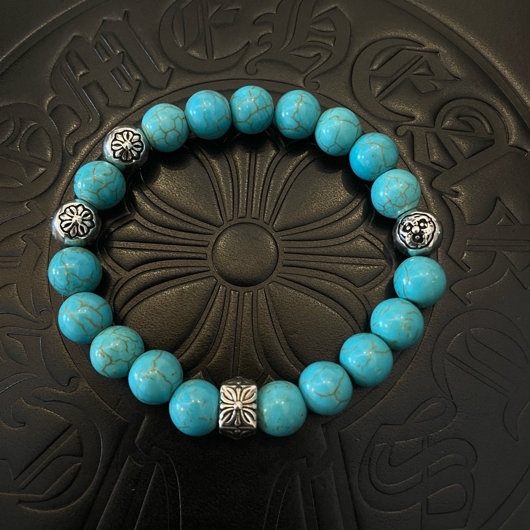 NO:106927,New [Counter Quality] Chrome Hearts Croxin Classic retro multi-element bracelet blue turquoise bracelet, different pattern design styles with different concave and convex shapes present a unique style. Cross Scout flowers are Croxin's ambitions, so they last longer. Genuine version of Chrome Hearts Croxin, differentiated from the market, benchmarked on the quality of the version, looked at the details of the letter printing, the degree of retro old gray oxygen. Seiko version!  !  !  Pure handmade ~ Authentic model opening must-have fashion and fashion, both men and women can wear it, same style for couples, original official website, rock punk style silver style, retro elements, trendy and versatile!  , jewelry boutique, chrome hearts, chrome hearts, bracelet19860909新款【专柜品质】Chrome Hearts克罗心 经典复古多元素手链蓝松石手串,凹凸造型不同的花纹设计风格 呈现出与众不同 十字架 童军花是克罗心的志 所以更经久不衰 正品打版Chrome Hearts克罗心 区别市场普通轻版 对版对标品质 看字印细节 复古做旧灰氧程度.精工版本！！！ 纯手工打造 ～正品开模潮流时尚必备 男女均可佩戴 情侣同款 官网原版 摇滚朋克泰银风格 复古元素 潮流百搭！,饰品精品,chrome hearts,chrome hearts,bracelet,Jewelry