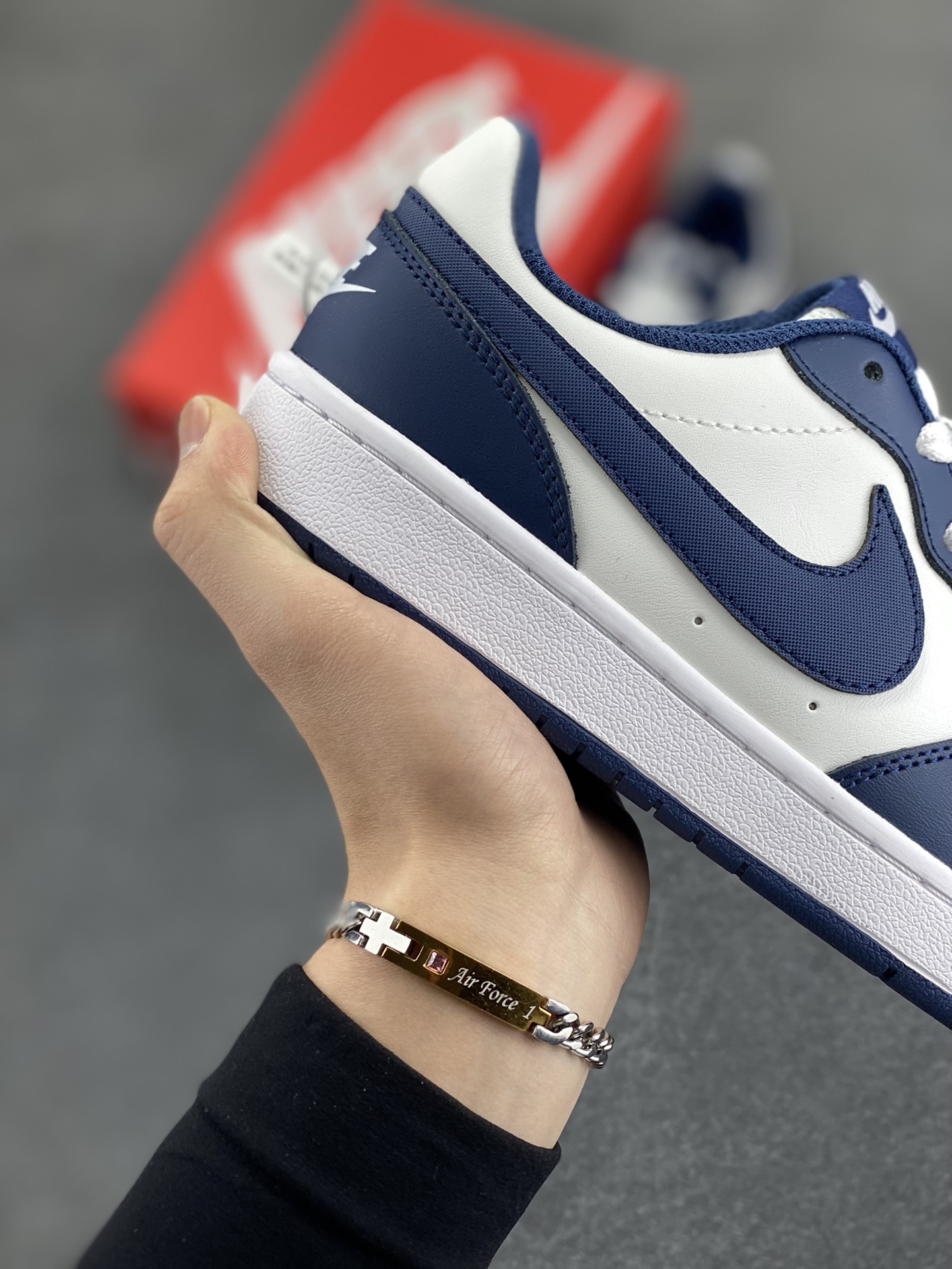 图片[6]-福利特价 Nike Court Borough Low 低帮百搭透气休闲运动板鞋男女鞋 经典耐用的设计，兼顾舒适脚感和出众风范，演绎匠心之作。结构性的支撑贴合感结合复古篮球设计，塑就场外全明星风范。 货号：BQ5448-107 尺码：36 36.5 37.5 38 38.5 39 40 40.5 41 42 42.5 43 44 45-选品中心