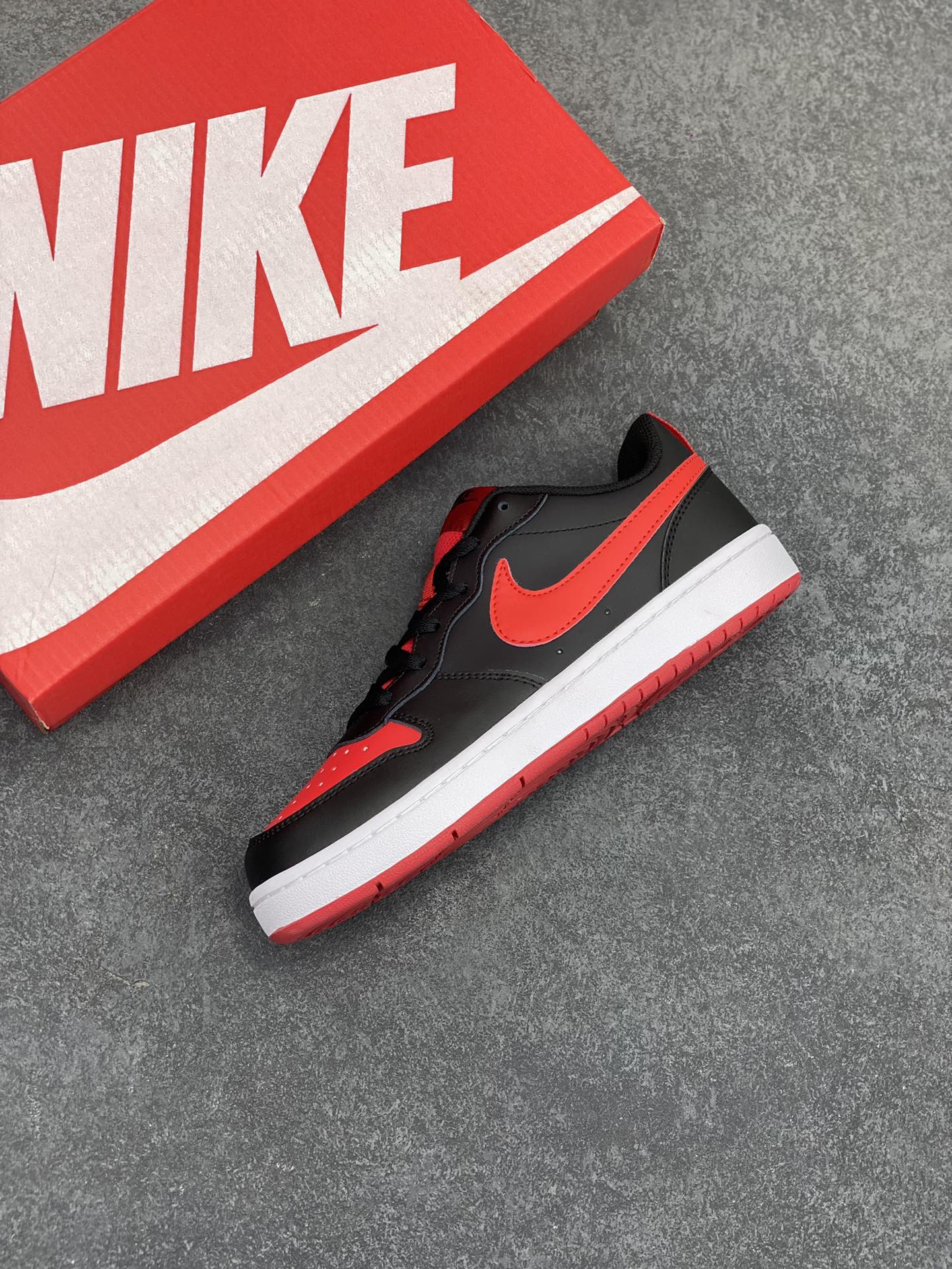 图片[7]-福利特价 Nike Court Borough Low 低帮百搭透气休闲运动板鞋男女鞋 经典耐用的设计，兼顾舒适脚感和出众风范，演绎匠心之作。结构性的支撑贴合感结合复古篮球设计，塑就场外全明星风范。 货号：BQ5448-007 尺码：36 36.5 37.5 38 38.5 39 40 40.5 41 42 42.5 43 44 45-选品中心