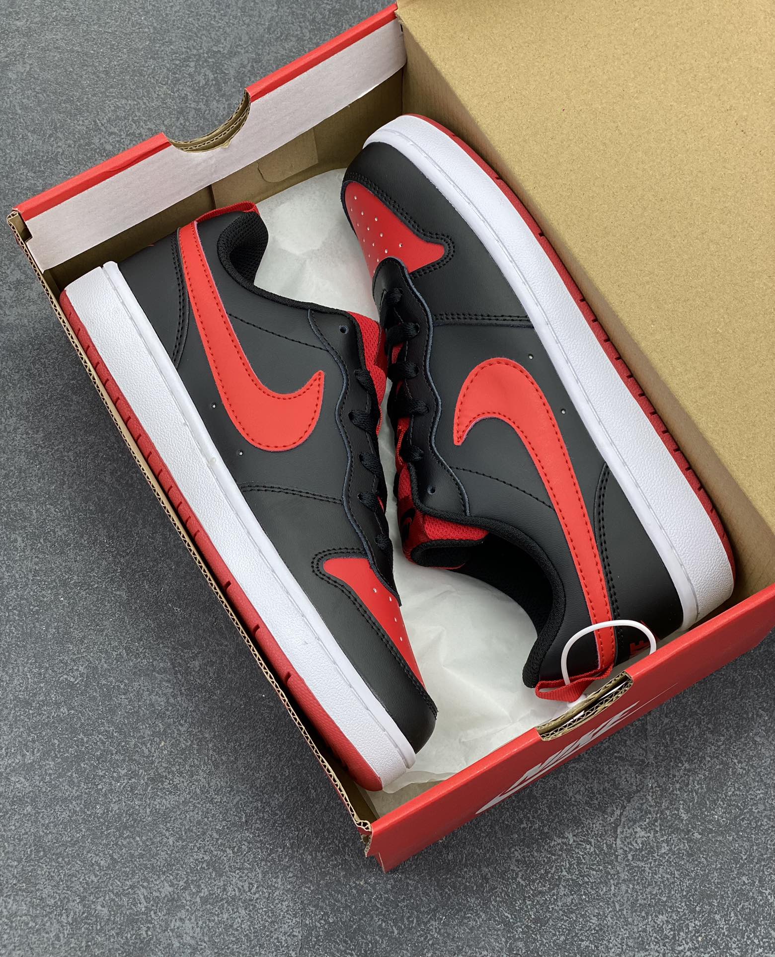 图片[9]-福利特价 Nike Court Borough Low 低帮百搭透气休闲运动板鞋男女鞋 经典耐用的设计，兼顾舒适脚感和出众风范，演绎匠心之作。结构性的支撑贴合感结合复古篮球设计，塑就场外全明星风范。 货号：BQ5448-007 尺码：36 36.5 37.5 38 38.5 39 40 40.5 41 42 42.5 43 44 45-选品中心