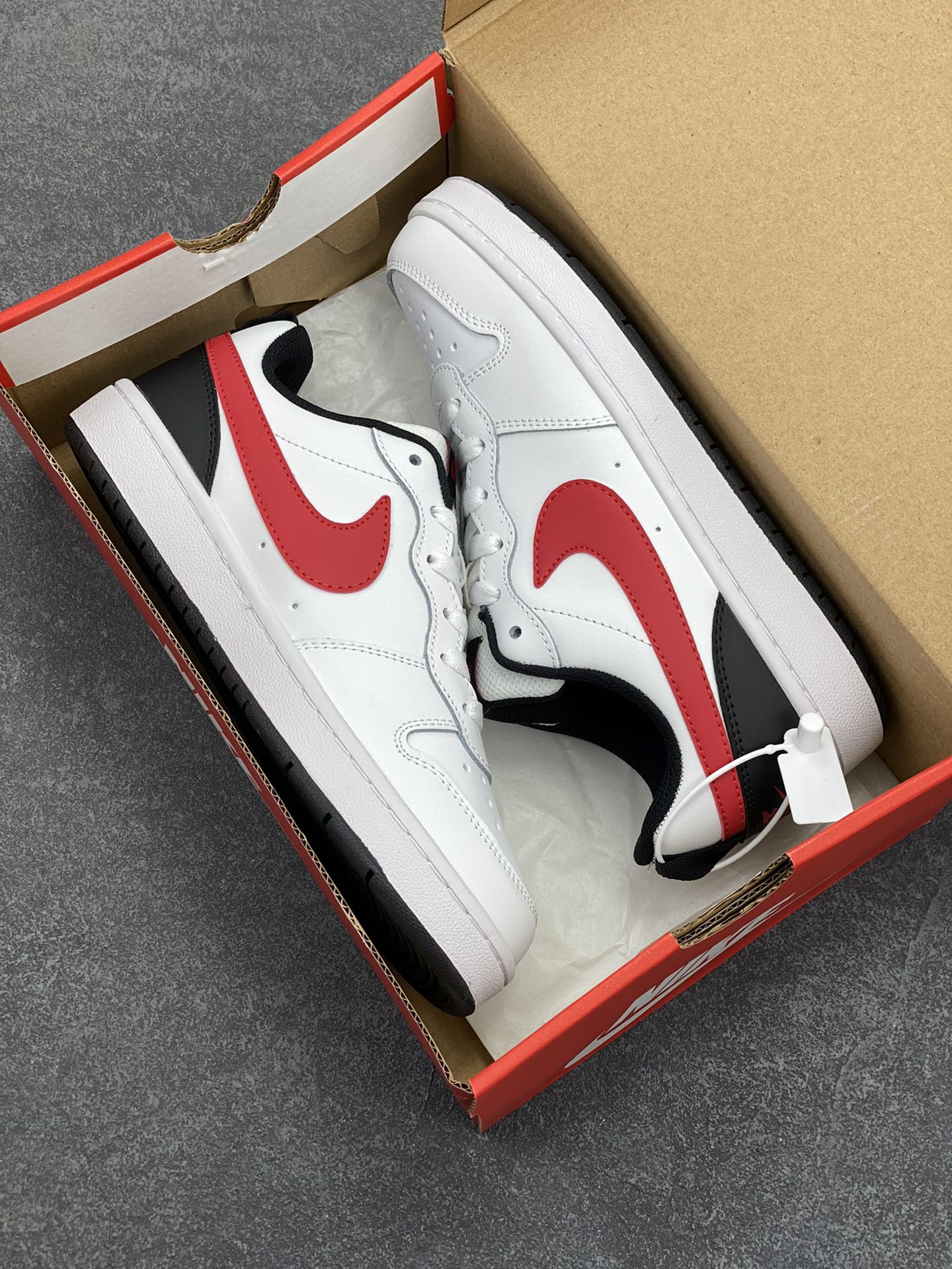 图片[9]-福利特价 Nike Court Borough Low 低帮百搭透气休闲运动板鞋男女鞋 经典耐用的设计，兼顾舒适脚感和出众风范，演绎匠心之作。结构性的支撑贴合感结合复古篮球设计，塑就场外全明星风范。 货号：BQ5448-110 尺码：36 36.5 37.5 38 38.5 39 40 40.5 41 42 42.5 43 44 45-选品中心