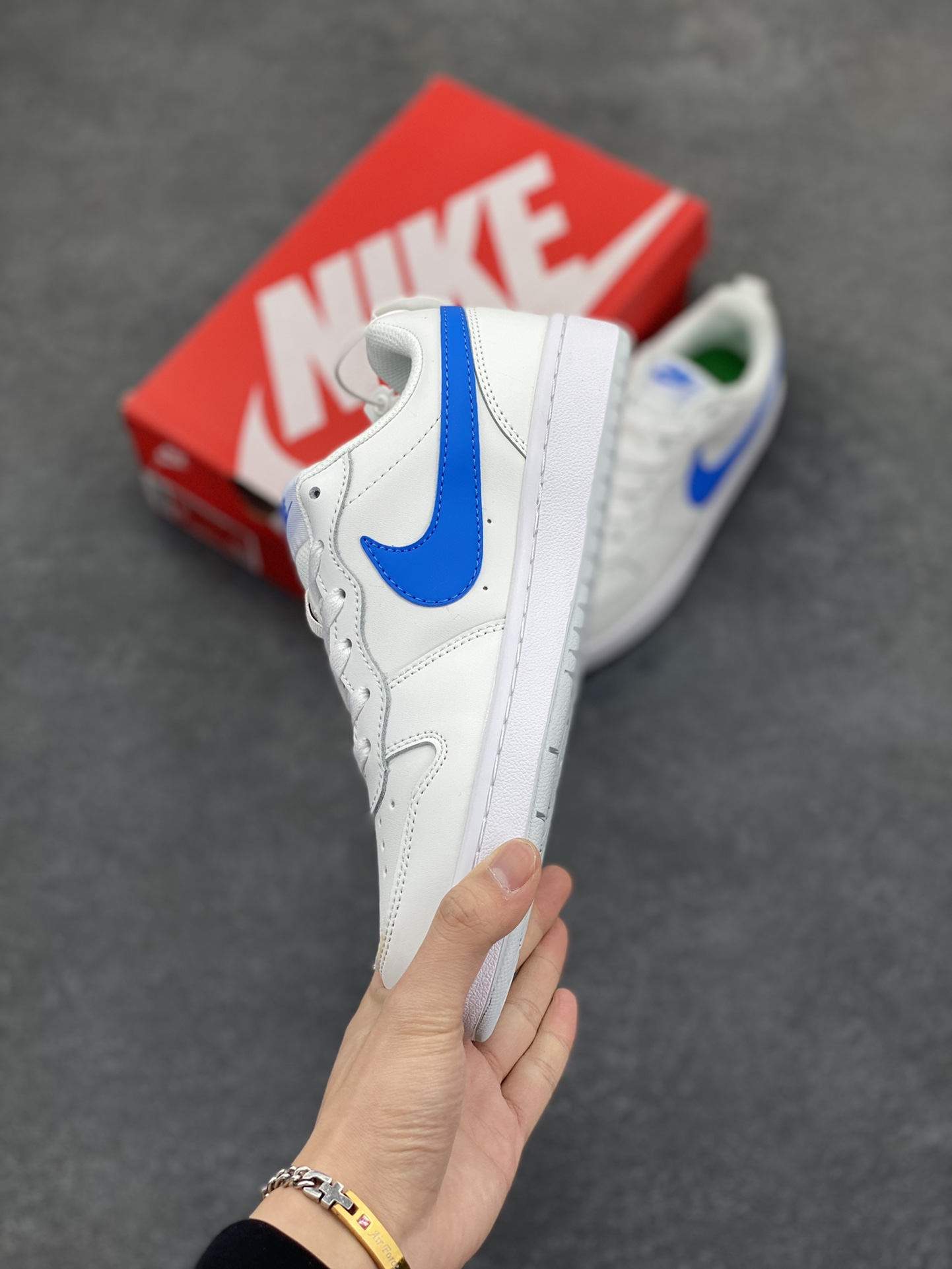 图片[3]-福利特价 Nike Court Borough Low 低帮百搭透气休闲运动板鞋男女鞋 经典耐用的设计，兼顾舒适脚感和出众风范，演绎匠心之作。结构性的支撑贴合感结合复古篮球设计，塑就场外全明星风范。 货号：BQ5448-123 尺码：36 36.5 37.5 38 38.5 39 40 40.5 41 42 42.5 43 44 45-选品中心