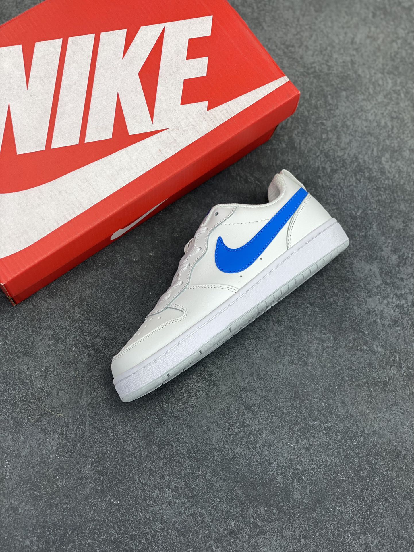 图片[7]-福利特价 Nike Court Borough Low 低帮百搭透气休闲运动板鞋男女鞋 经典耐用的设计，兼顾舒适脚感和出众风范，演绎匠心之作。结构性的支撑贴合感结合复古篮球设计，塑就场外全明星风范。 货号：BQ5448-123 尺码：36 36.5 37.5 38 38.5 39 40 40.5 41 42 42.5 43 44 45-选品中心