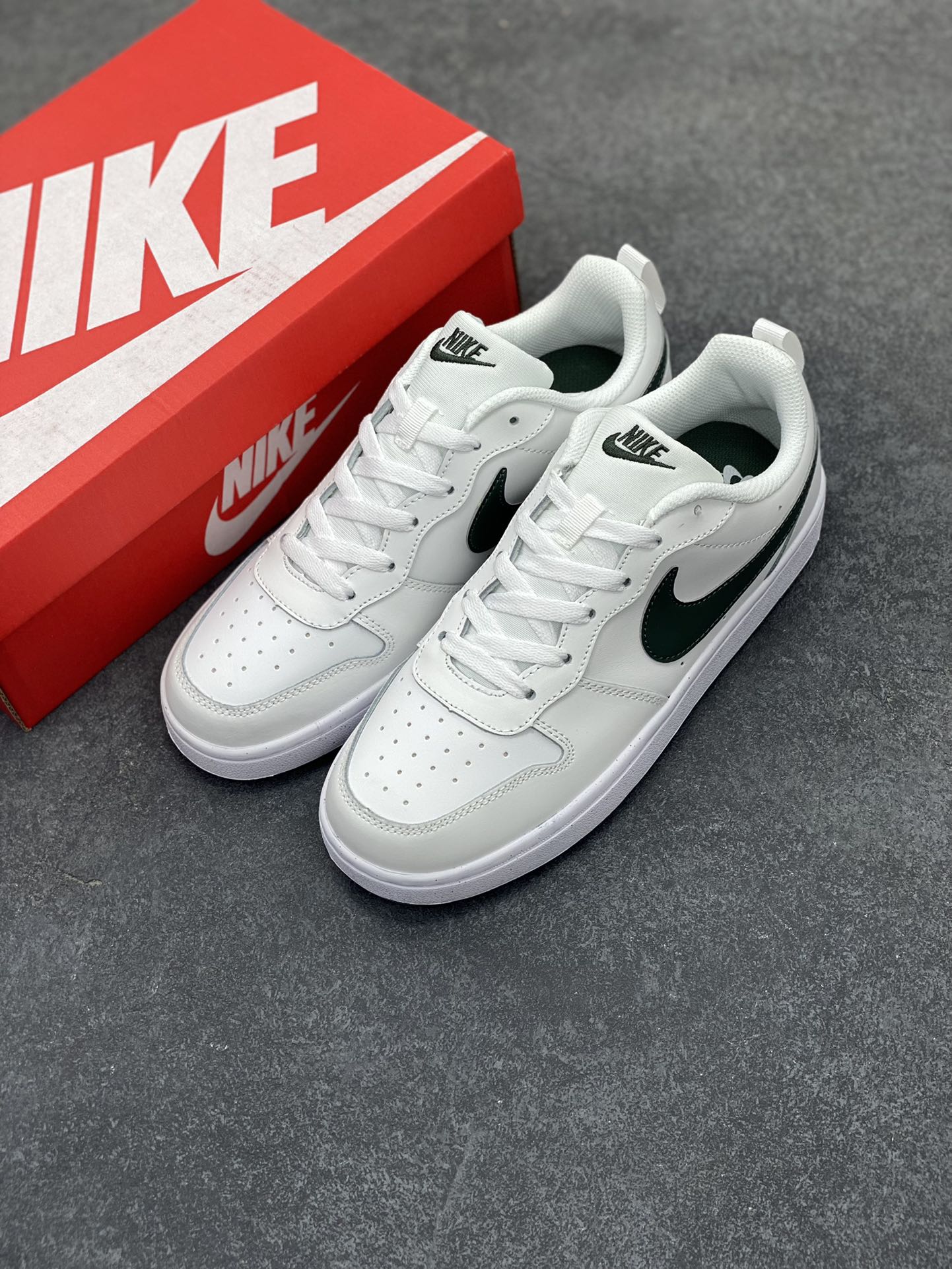 图片[8]-福利特价 Nike Court Borough Low 低帮百搭透气休闲运动板鞋男女鞋 经典耐用的设计，兼顾舒适脚感和出众风范，演绎匠心之作。结构性的支撑贴合感结合复古篮球设计，塑就场外全明星风范。 货号：DV5456-122 尺码：36 36.5 37.5 38 38.5 39 40 40.5 41 42 42.5 43 44 45-选品中心