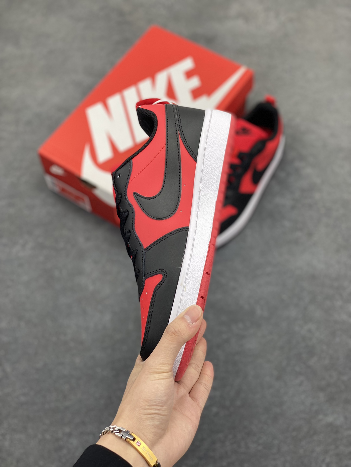 图片[3]-福利特价 Nike Court Borough Low 低帮百搭透气休闲运动板鞋男女鞋 经典耐用的设计，兼顾舒适脚感和出众风范，演绎匠心之作。结构性的支撑贴合感结合复古篮球设计，塑就场外全明星风范。 货号：DV5456-600 尺码：36 36.5 37.5 38 38.5 39 40 40.5 41 42 42.5 43 44 45-选品中心