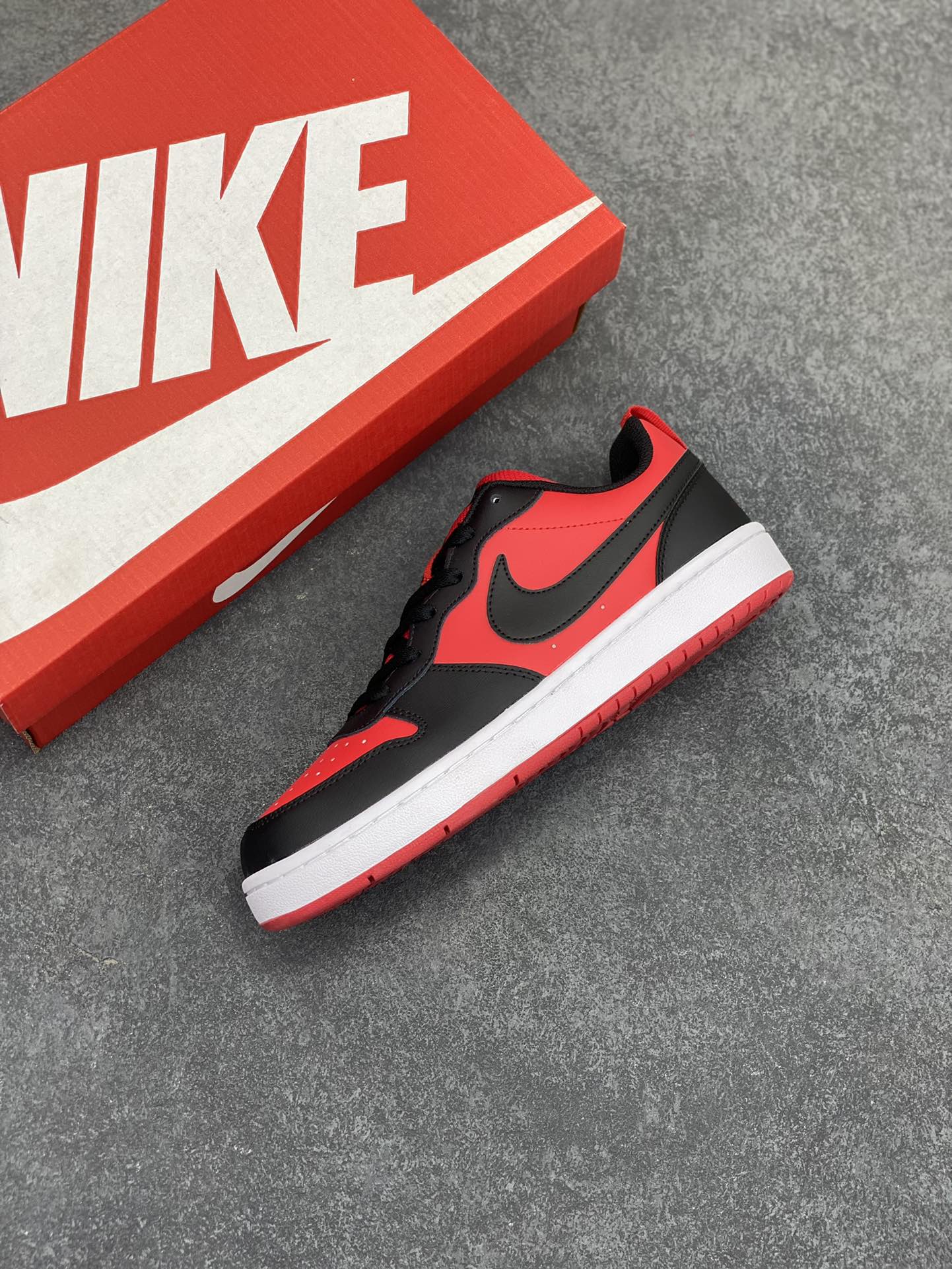 图片[7]-福利特价 Nike Court Borough Low 低帮百搭透气休闲运动板鞋男女鞋 经典耐用的设计，兼顾舒适脚感和出众风范，演绎匠心之作。结构性的支撑贴合感结合复古篮球设计，塑就场外全明星风范。 货号：DV5456-600 尺码：36 36.5 37.5 38 38.5 39 40 40.5 41 42 42.5 43 44 45-选品中心