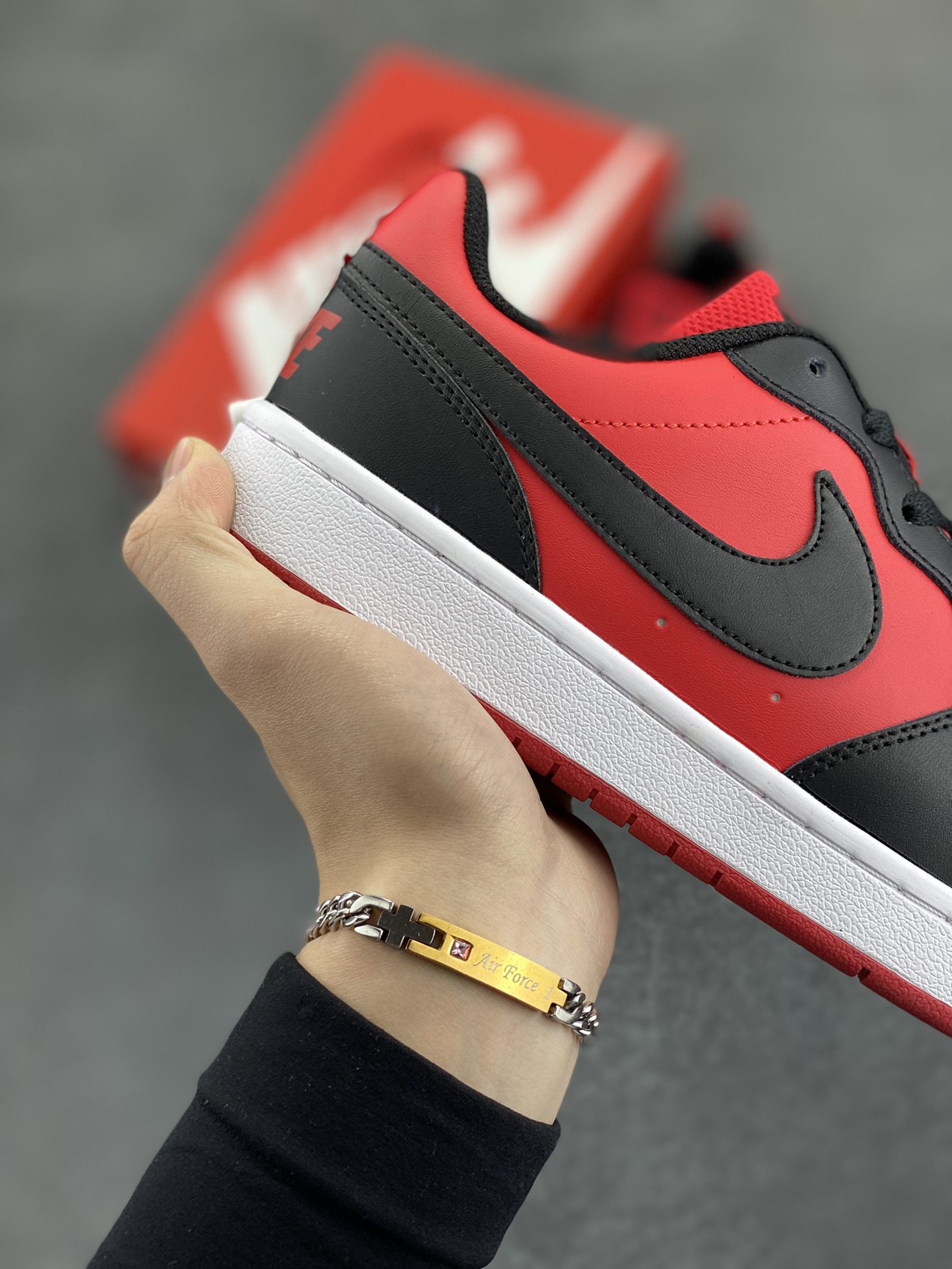 图片[6]-福利特价 Nike Court Borough Low 低帮百搭透气休闲运动板鞋男女鞋 经典耐用的设计，兼顾舒适脚感和出众风范，演绎匠心之作。结构性的支撑贴合感结合复古篮球设计，塑就场外全明星风范。 货号：DV5456-600 尺码：36 36.5 37.5 38 38.5 39 40 40.5 41 42 42.5 43 44 45-选品中心