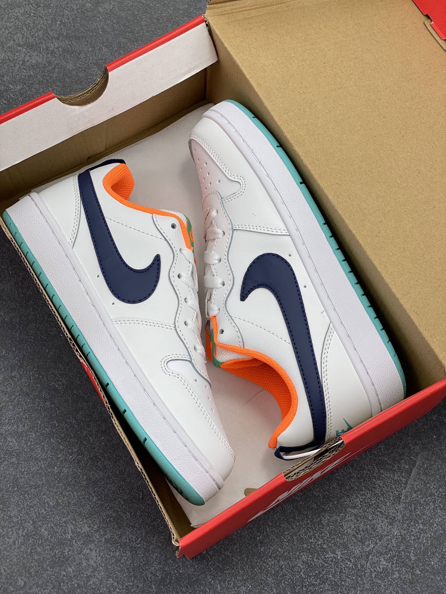 图片[9]-福利特价 Nike Court Borough Low 低帮百搭透气休闲运动板鞋男女鞋 经典耐用的设计，兼顾舒适脚感和出众风范，演绎匠心之作。结构性的支撑贴合感结合复古篮球设计，塑就场外全明星风范。 货号：BQ5448-112 尺码：36 36.5 37.5 38 38.5 39 40 40.5 41 42 42.5 43 44 45-选品中心