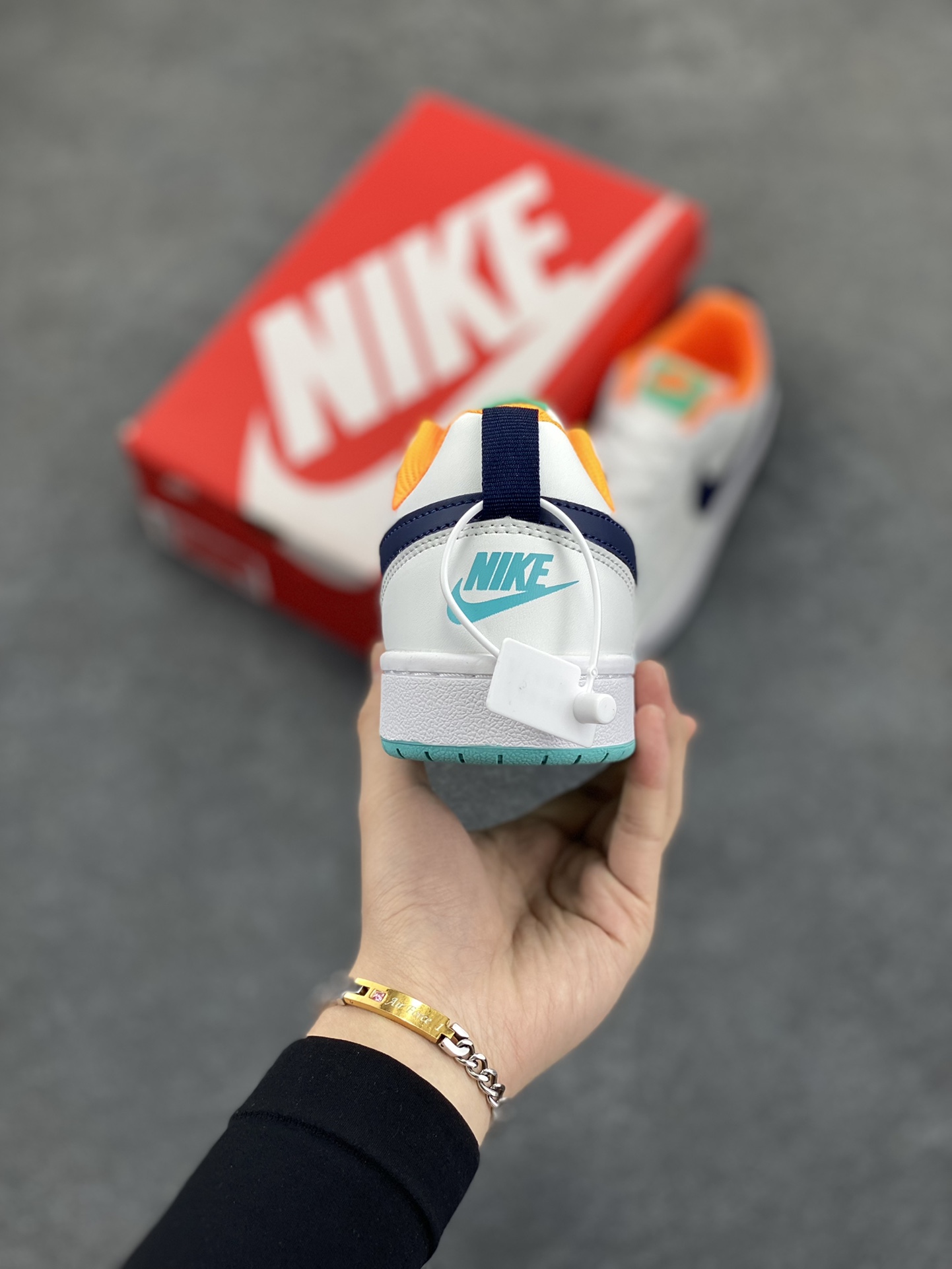 图片[4]-福利特价 Nike Court Borough Low 低帮百搭透气休闲运动板鞋男女鞋 经典耐用的设计，兼顾舒适脚感和出众风范，演绎匠心之作。结构性的支撑贴合感结合复古篮球设计，塑就场外全明星风范。 货号：BQ5448-112 尺码：36 36.5 37.5 38 38.5 39 40 40.5 41 42 42.5 43 44 45-选品中心