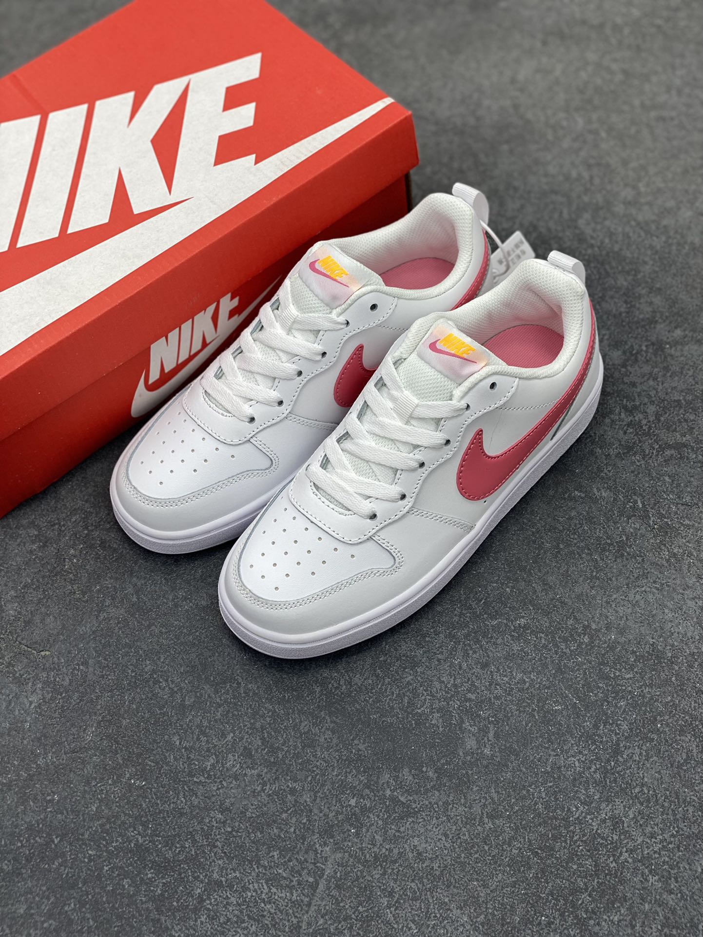 图片[8]-福利特价 Nike Court Borough Low 低帮百搭透气休闲运动板鞋男女鞋 经典耐用的设计，兼顾舒适脚感和出众风范，演绎匠心之作。结构性的支撑贴合感结合复古篮球设计，塑就场外全明星风范。 货号：BQ5448-124 尺码：36 36.5 37.5 38 38.5 39 40 40.5 41 42 42.5 43 44 45-选品中心