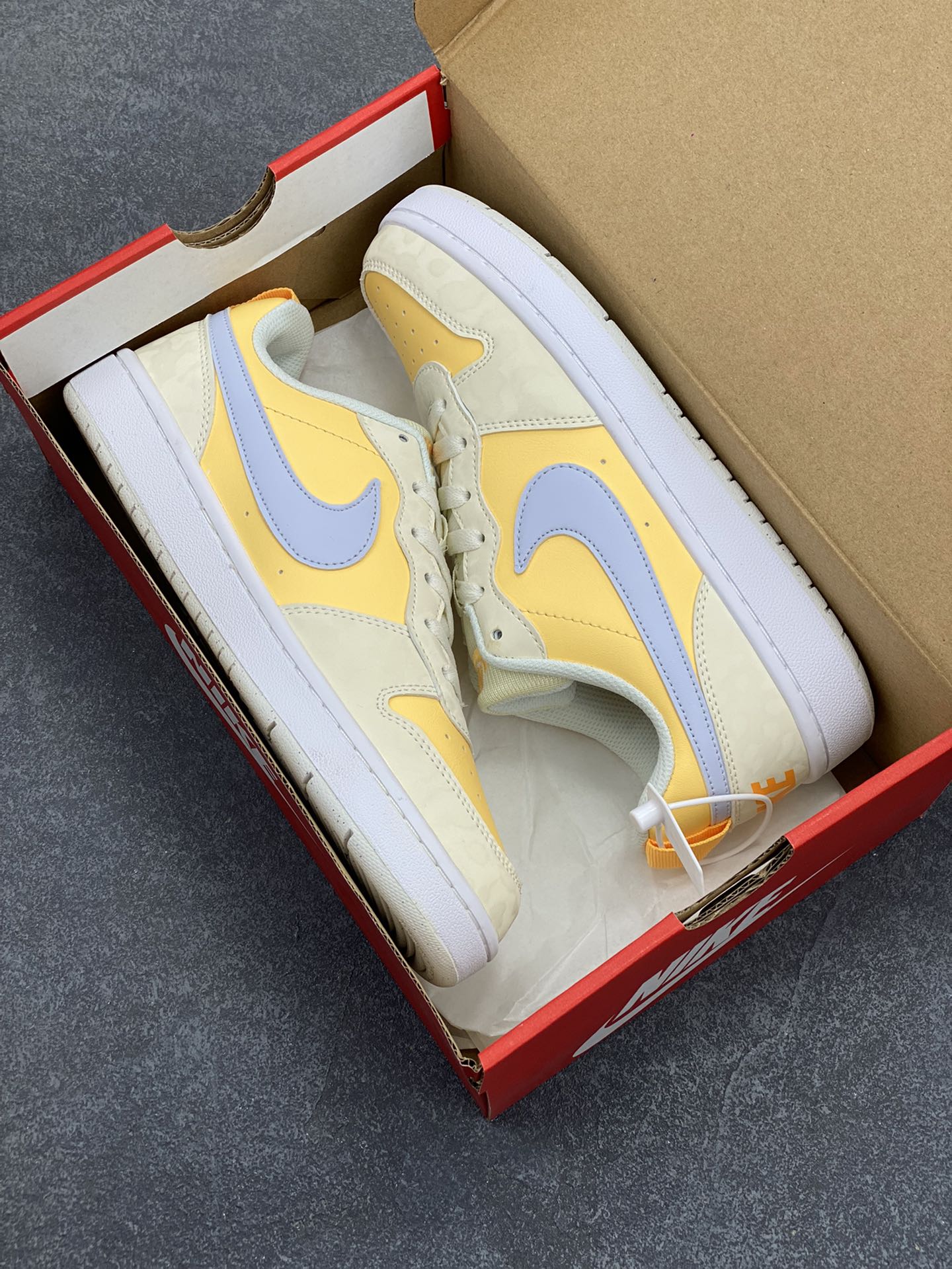 图片[9]-福利特价 Nike Court Borough Low 低帮百搭透气休闲运动板鞋男女鞋 经典耐用的设计，兼顾舒适脚感和出众风范，演绎匠心之作。结构性的支撑贴合感结合复古篮球设计，塑就场外全明星风范。 货号：BV5456-107 尺码：36 36.5 37.5 38 38.5 39 40 40.5 41 42 42.5 43 44 45-选品中心