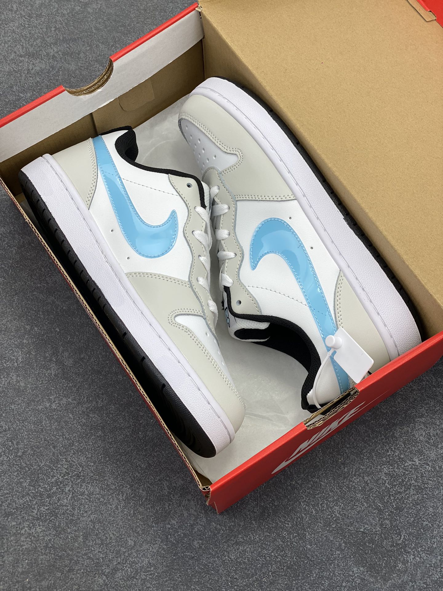 图片[9]-福利特价 Nike Court Borough Low 低帮百搭透气休闲运动板鞋男女鞋 经典耐用的设计，兼顾舒适脚感和出众风范，演绎匠心之作。结构性的支撑贴合感结合复古篮球设计，塑就场外全明星风范。 货号：CW1624-100 尺码：36 36.5 37.5 38 38.5 39 40 40.5 41 42 42.5 43 44 45-选品中心