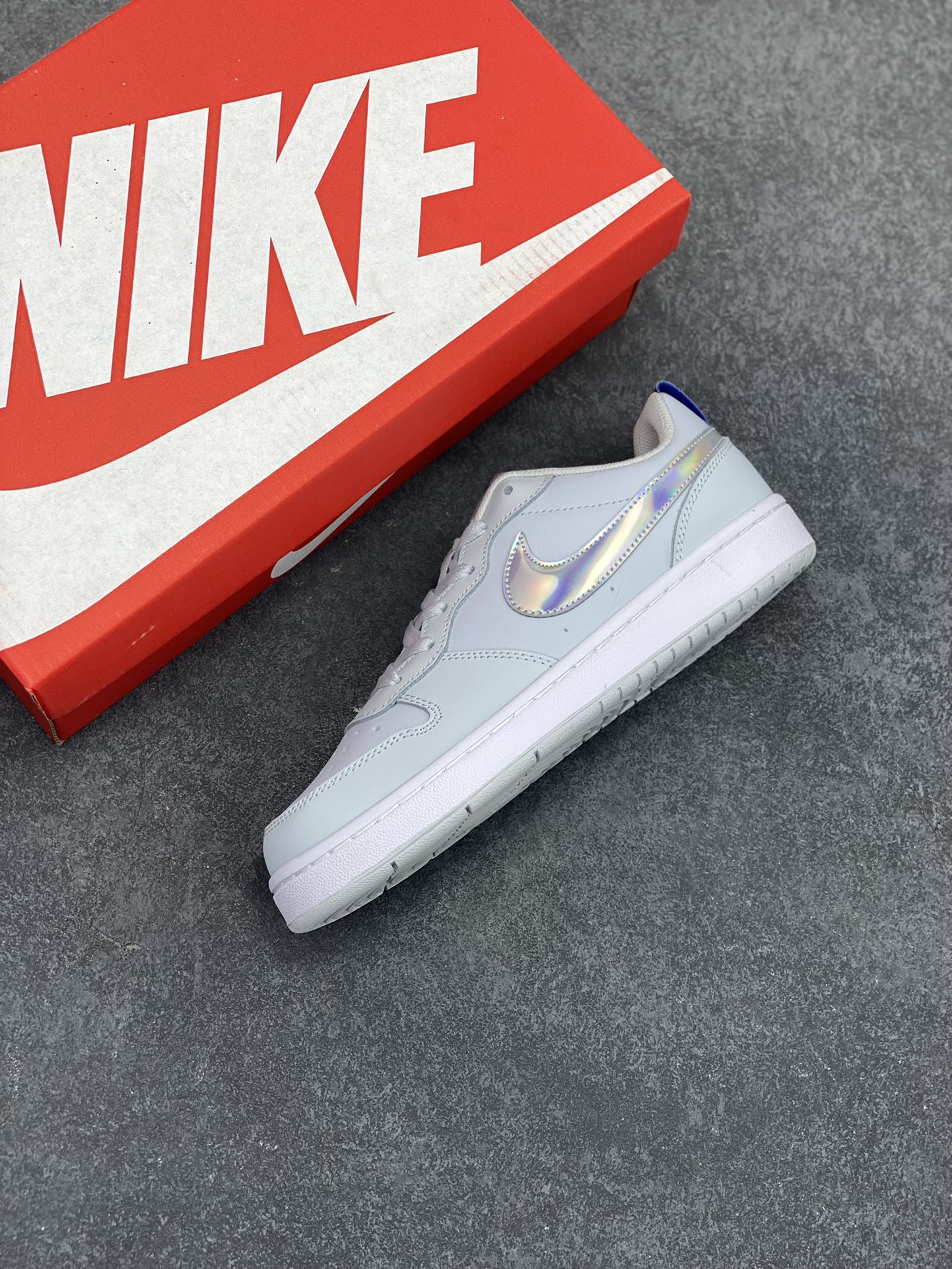 图片[7]-福利特价 Nike Court Borough Low 低帮百搭透气休闲运动板鞋男女鞋 经典耐用的设计，兼顾舒适脚感和出众风范，演绎匠心之作。结构性的支撑贴合感结合复古篮球设计，塑就场外全明星风范。 货号：BQ5448-402 尺码：36 36.5 37.5 38 38.5 39 40 40.5 41 42 42.5 43 44 45-选品中心