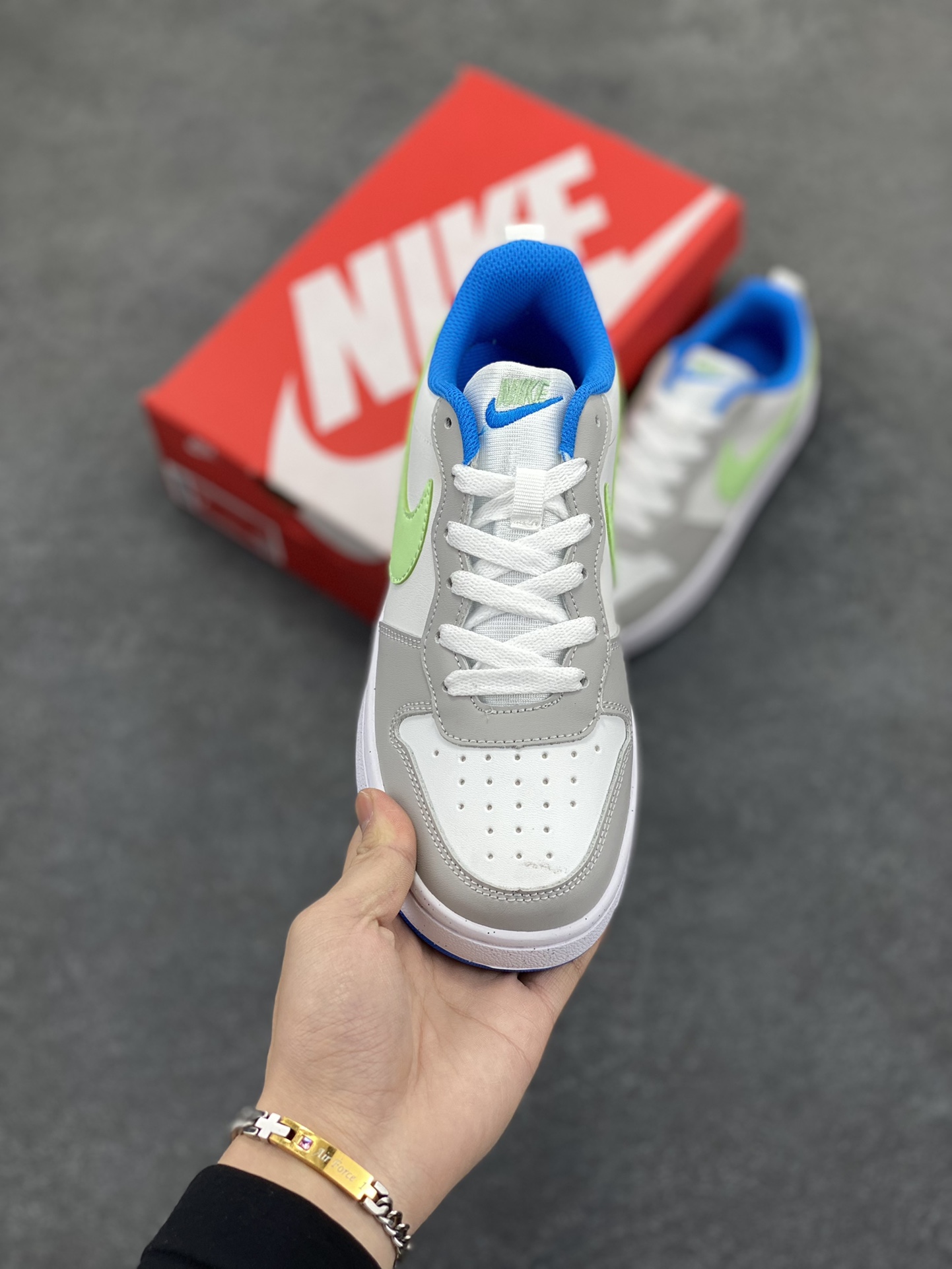 图片[2]-福利特价 Nike Court Borough Low 低帮百搭透气休闲运动板鞋男女鞋 经典耐用的设计，兼顾舒适脚感和出众风范，演绎匠心之作。结构性的支撑贴合感结合复古篮球设计，塑就场外全明星风范。 货号：BV5456-005 尺码：36 36.5 37.5 38 38.5 39 40 40.5 41 42 42.5 43 44 45-选品中心