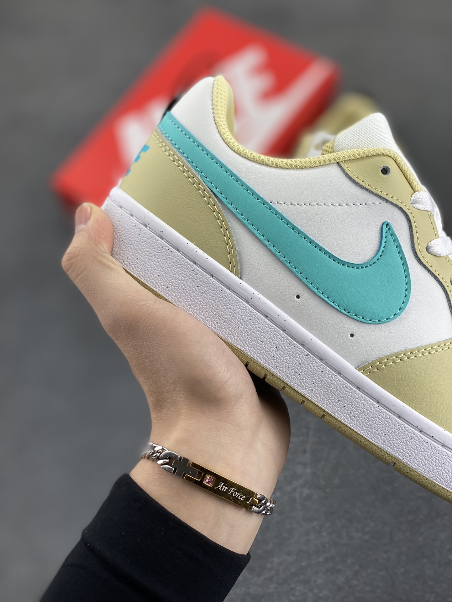 图片[6]-福利特价 Nike Court Borough Low 低帮百搭透气休闲运动板鞋男女鞋 经典耐用的设计，兼顾舒适脚感和出众风范，演绎匠心之作。结构性的支撑贴合感结合复古篮球设计，塑就场外全明星风范。 货号：HM3726-731 尺码：36 36.5 37.5 38 38.5 39 40 40.5 41 42 42.5 43 44 45-选品中心