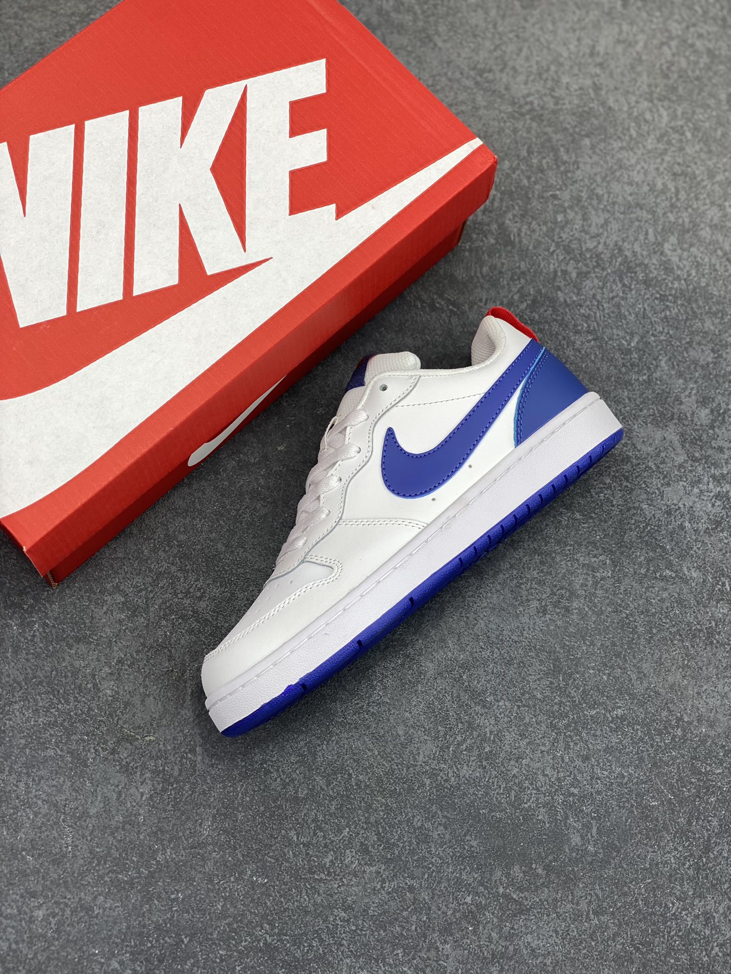 图片[7]-福利特价 Nike Court Borough Low 低帮百搭透气休闲运动板鞋男女鞋 经典耐用的设计，兼顾舒适脚感和出众风范，演绎匠心之作。结构性的支撑贴合感结合复古篮球设计，塑就场外全明星风范。 货号：BQ5448-113 尺码：36 36.5 37.5 38 38.5 39 40 40.5 41 42 42.5 43 44 45-选品中心